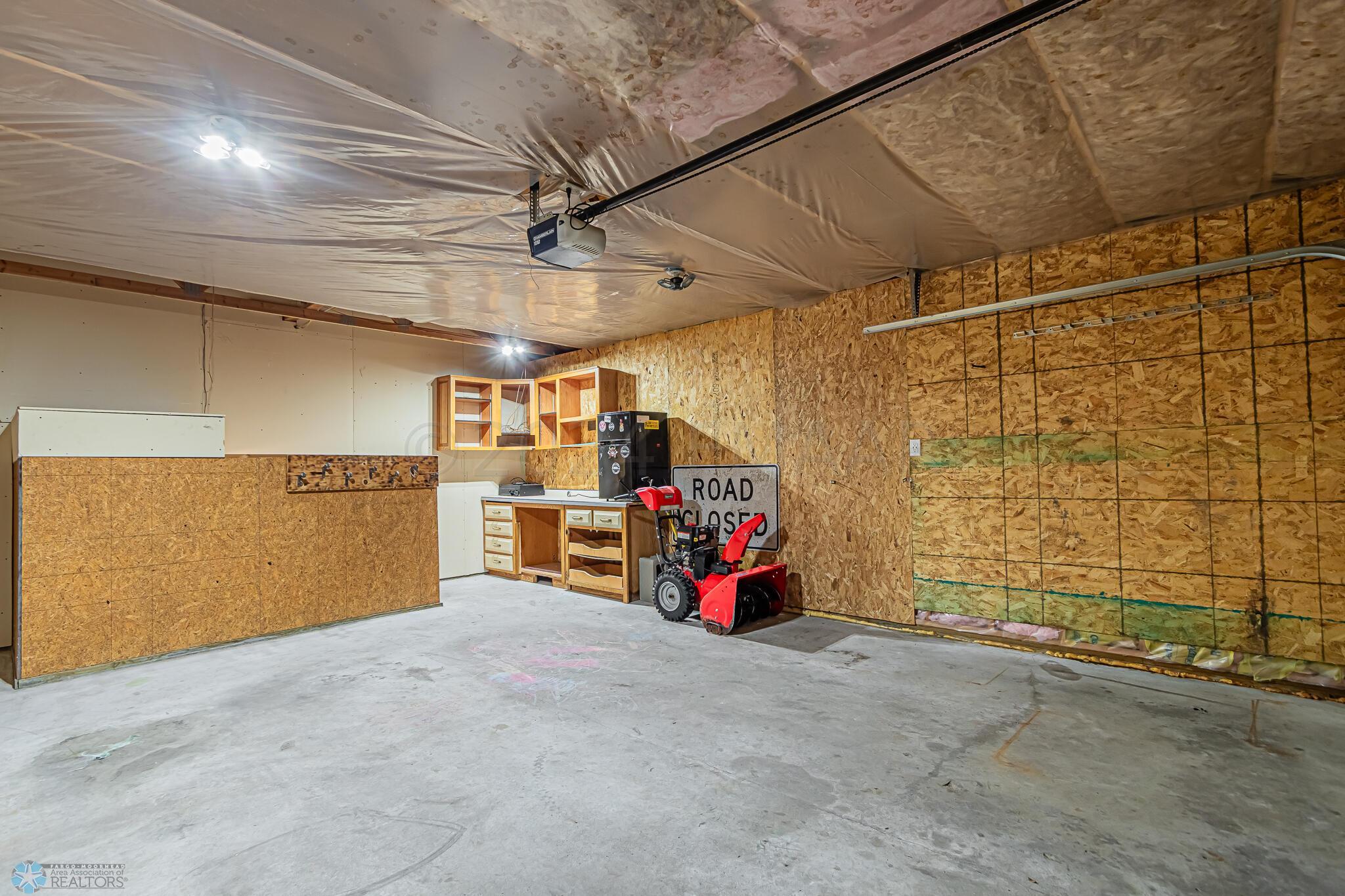 2250 57th Ave S, Fargo, ND-24