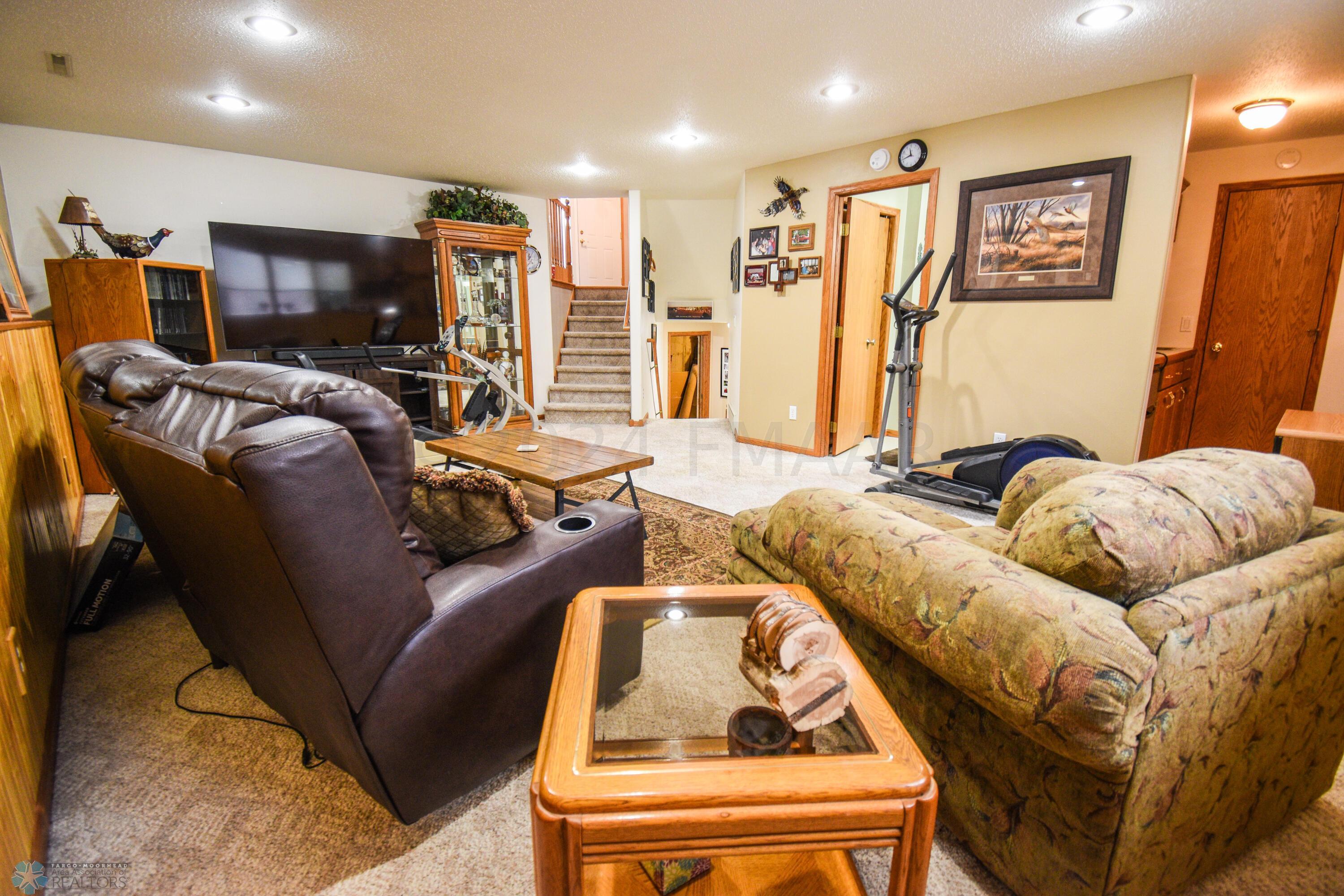 11053732-8512-47EC-BA63-A601042CADEC