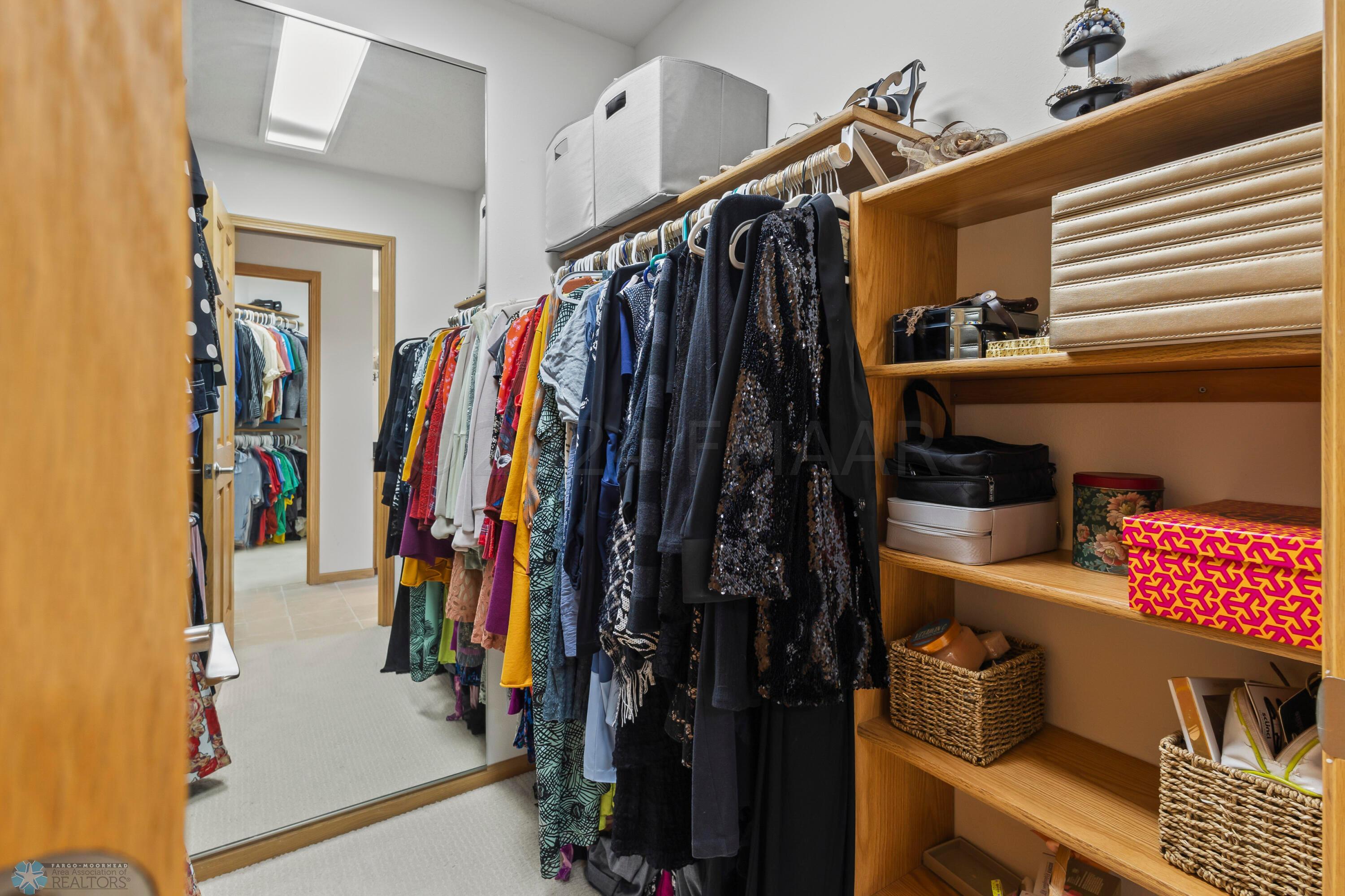 Walk-In-Closet