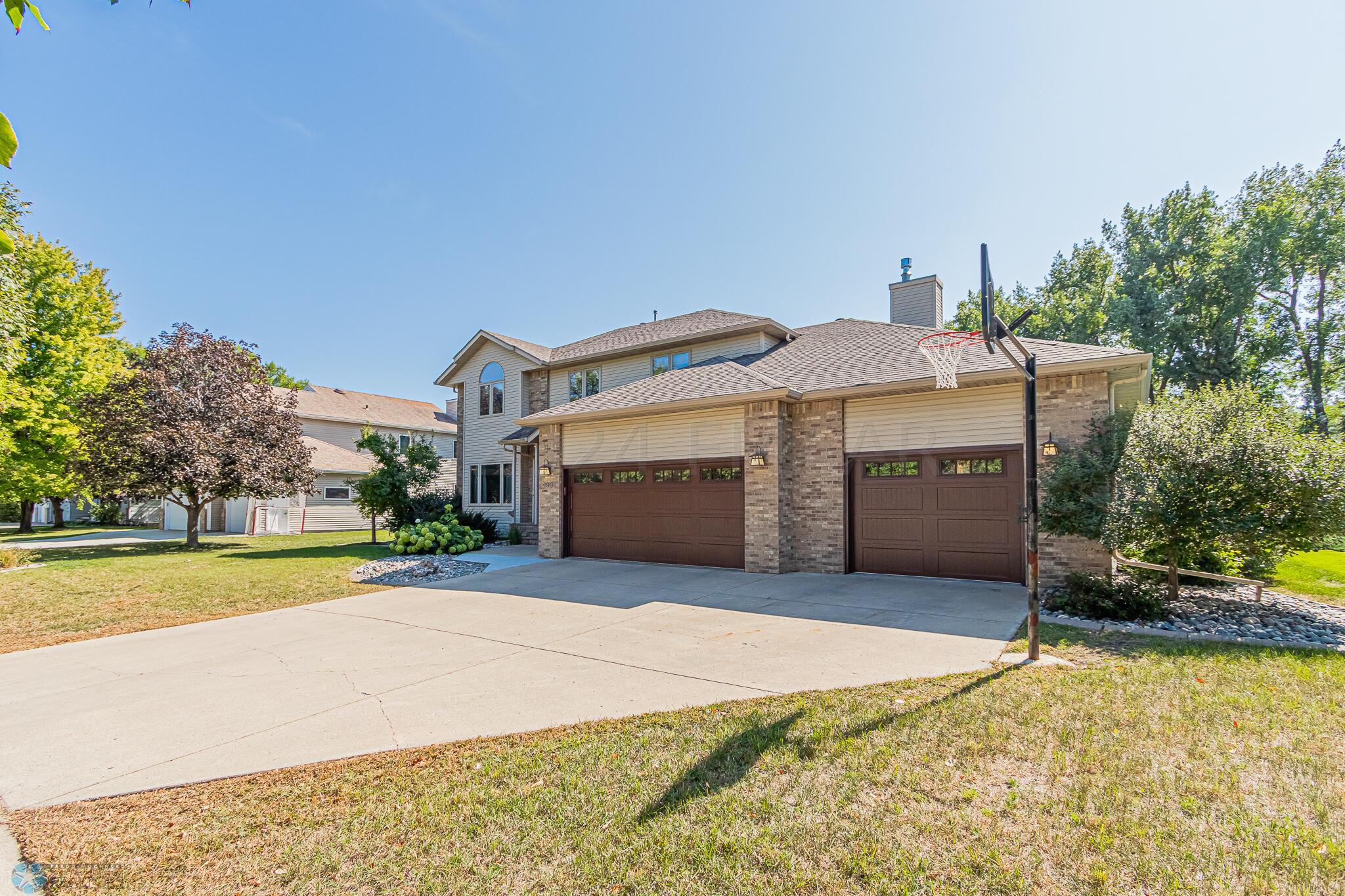 2908 38 1_2 Ave S, Fargo, ND 58104-56