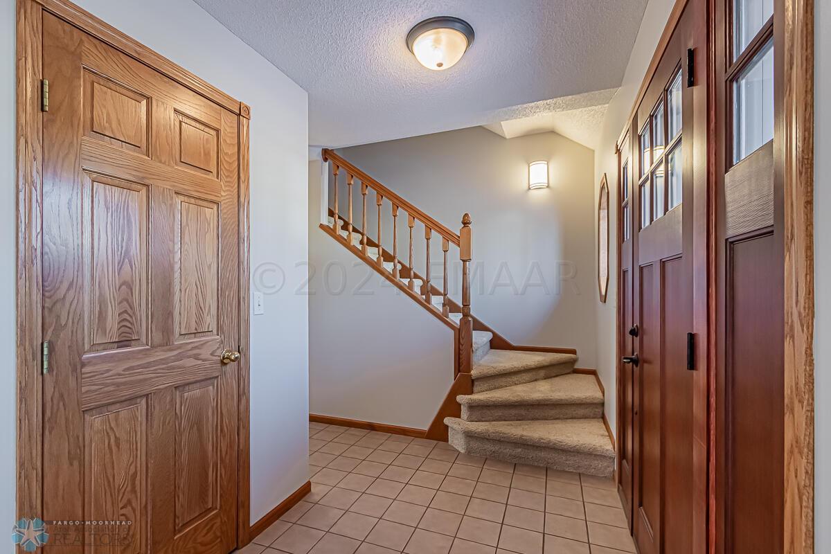2908 38 1_2 Ave S, Fargo, ND-03