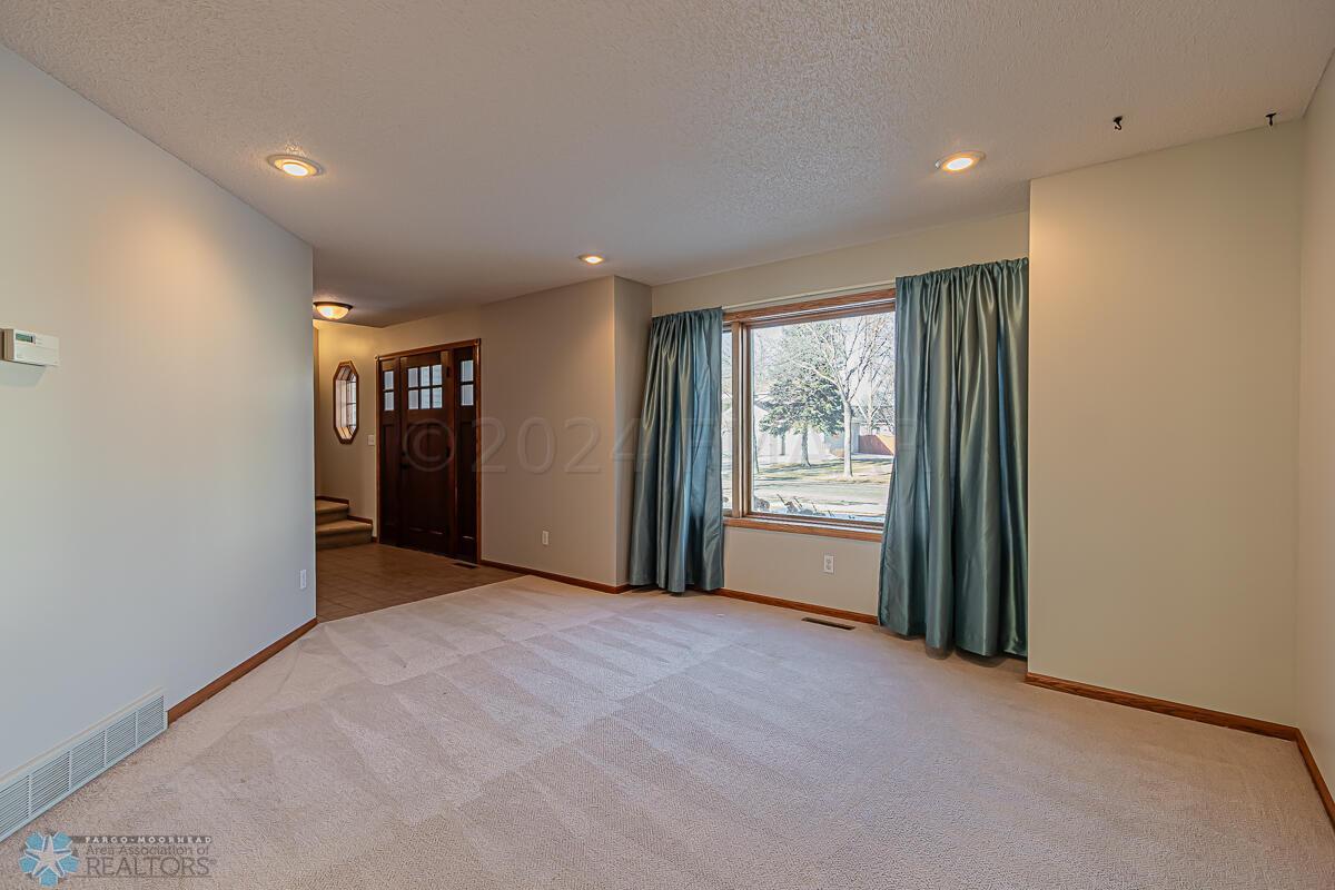 2908 38 1_2 Ave S, Fargo, ND-02