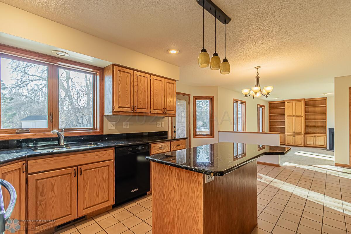 2908 38 1_2 Ave S, Fargo, ND-08