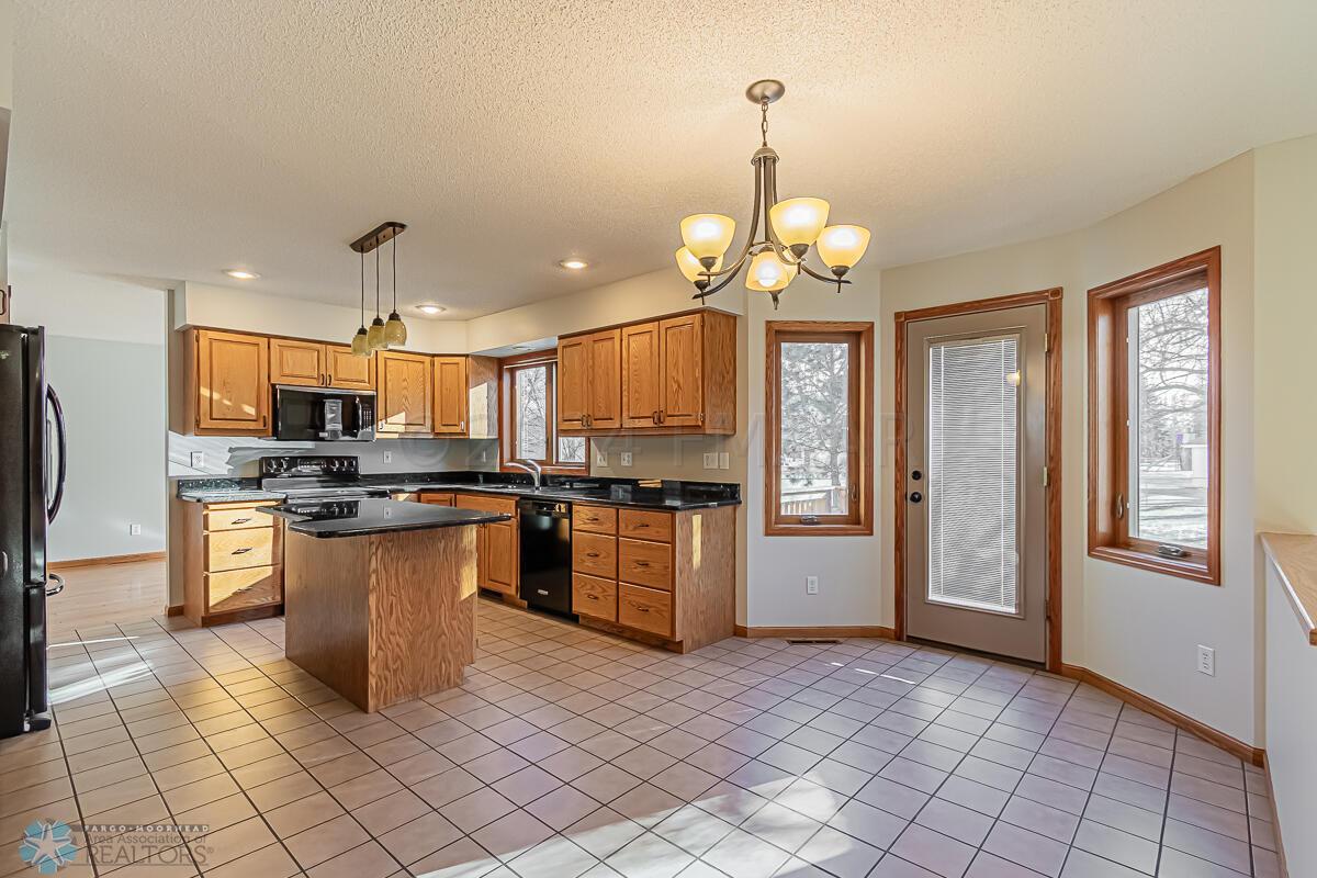 2908 38 1_2 Ave S, Fargo, ND-13