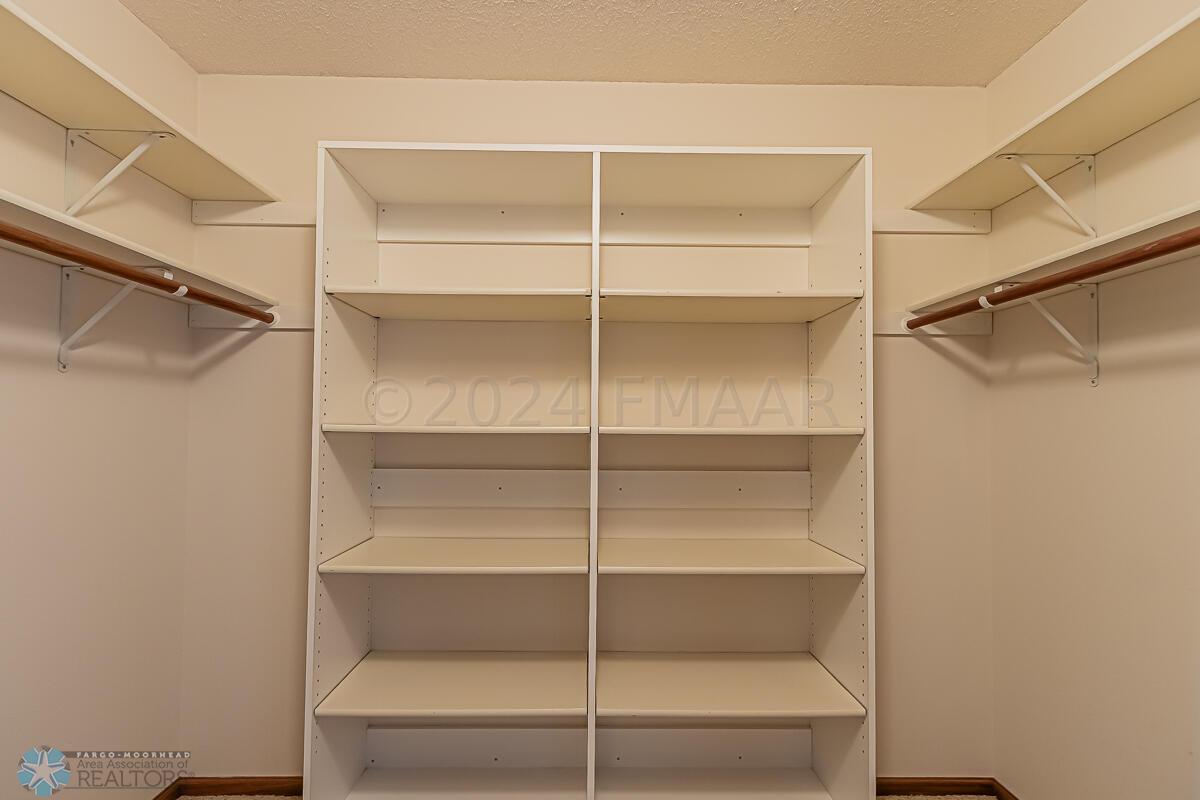 2908 38 1_2 Ave S, Fargo, ND-25