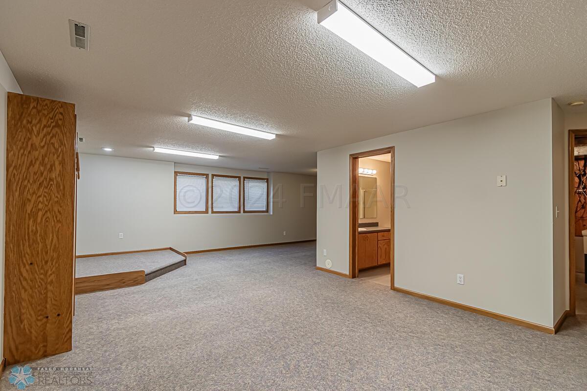 2908 38 1_2 Ave S, Fargo, ND-38