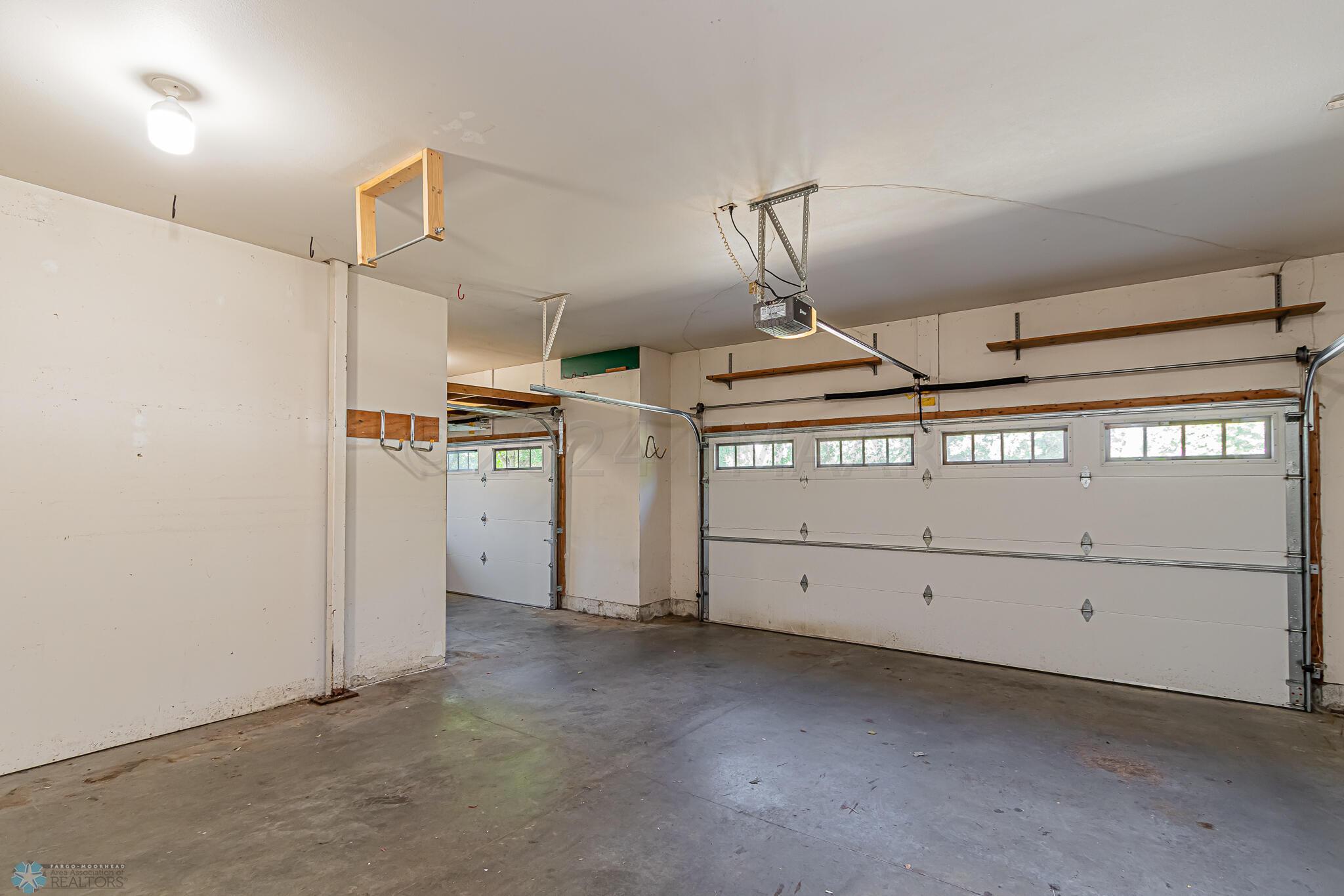 2908 38 1_2 Ave S, Fargo, ND 58104-58