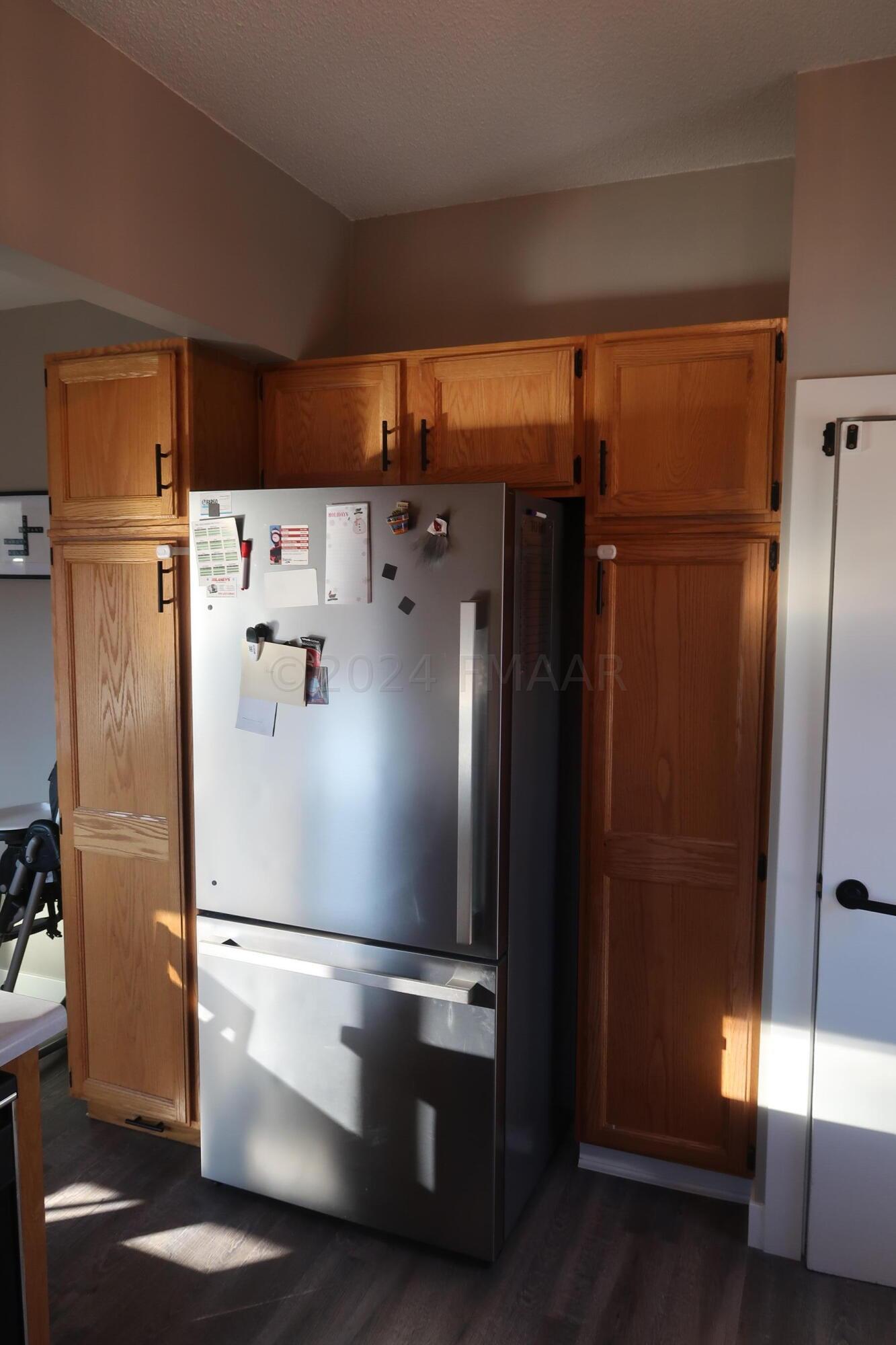 1015 5th Ave. - 14 - Kitchen pic 2