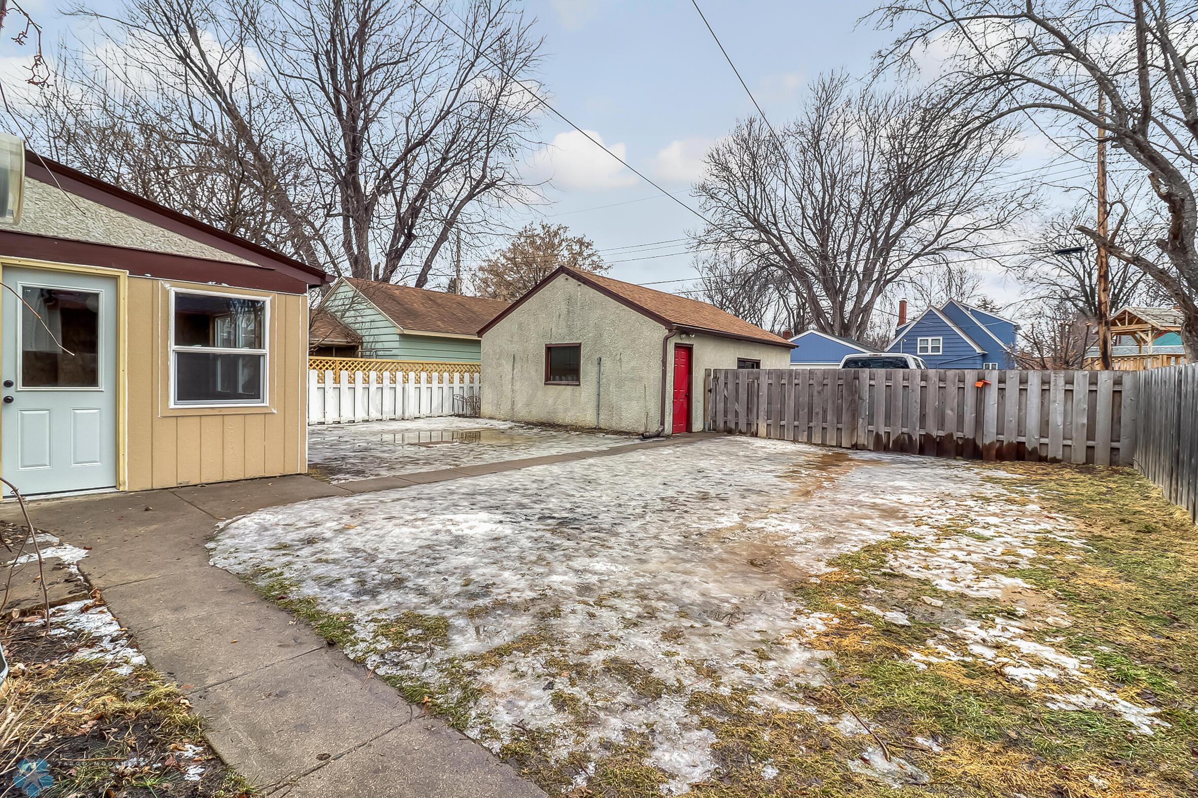 Backyard1_2