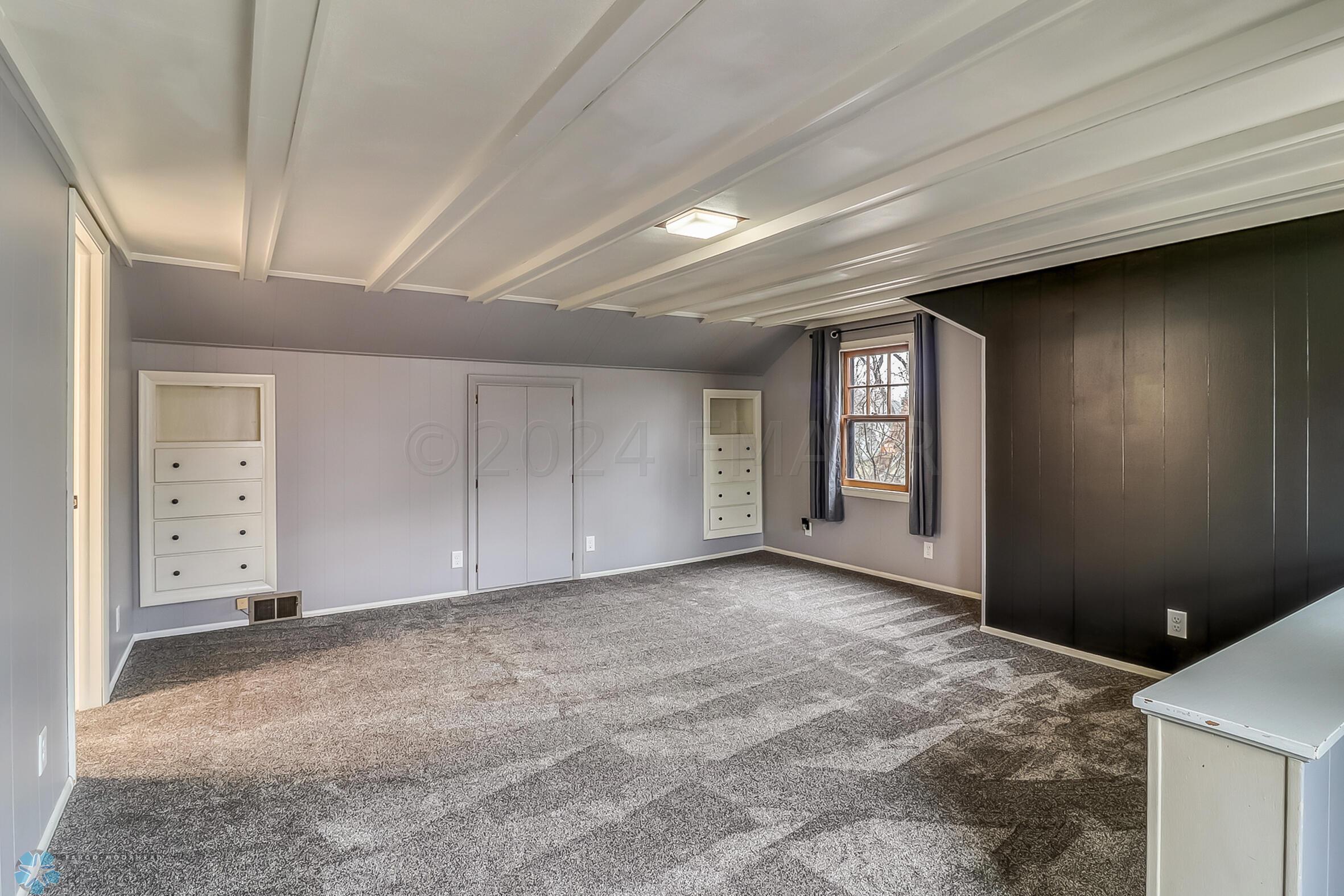 Primary Bedroom1_3