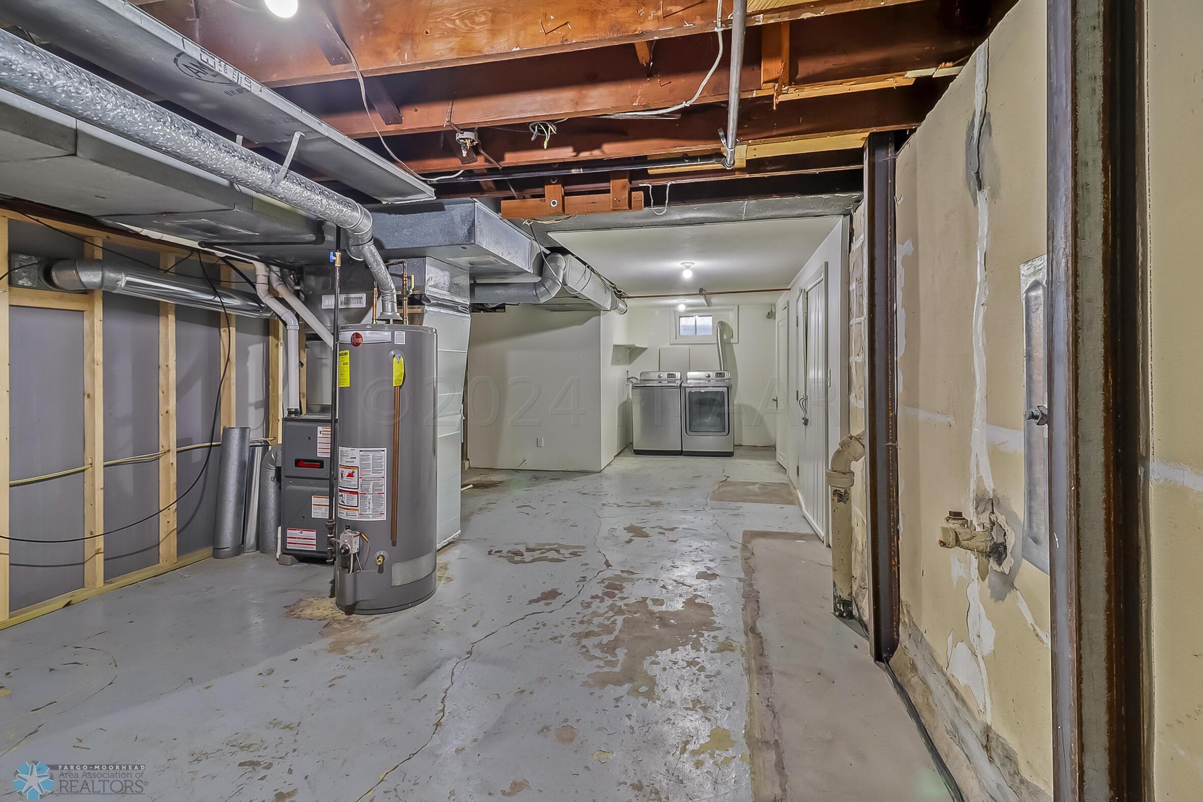 Basement Mechanical_laundry