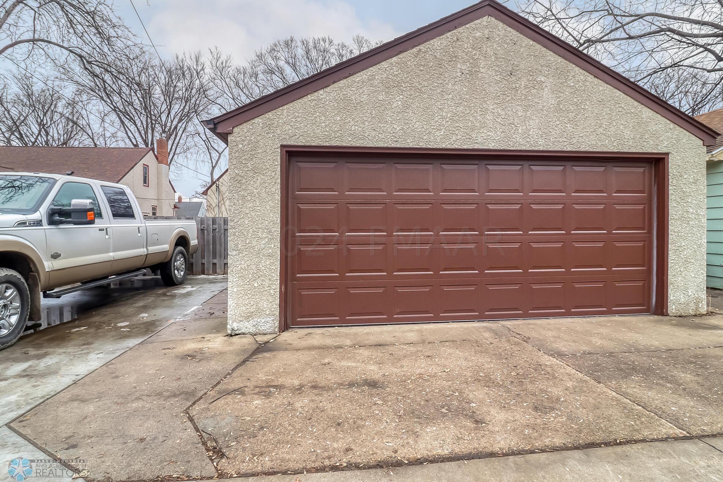 Garage_exterior1_1
