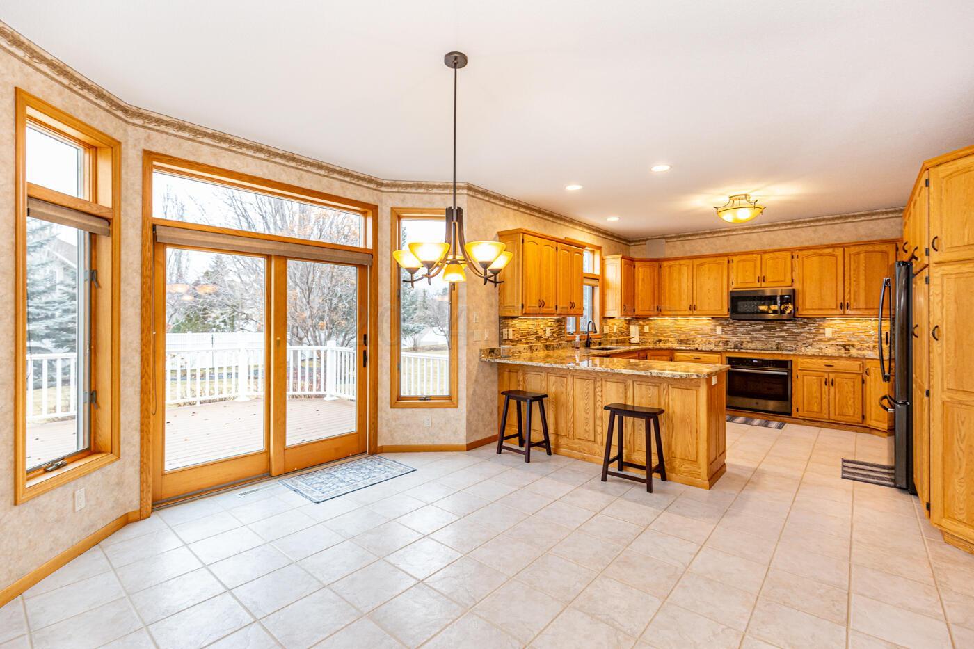 Dining to Kitchen