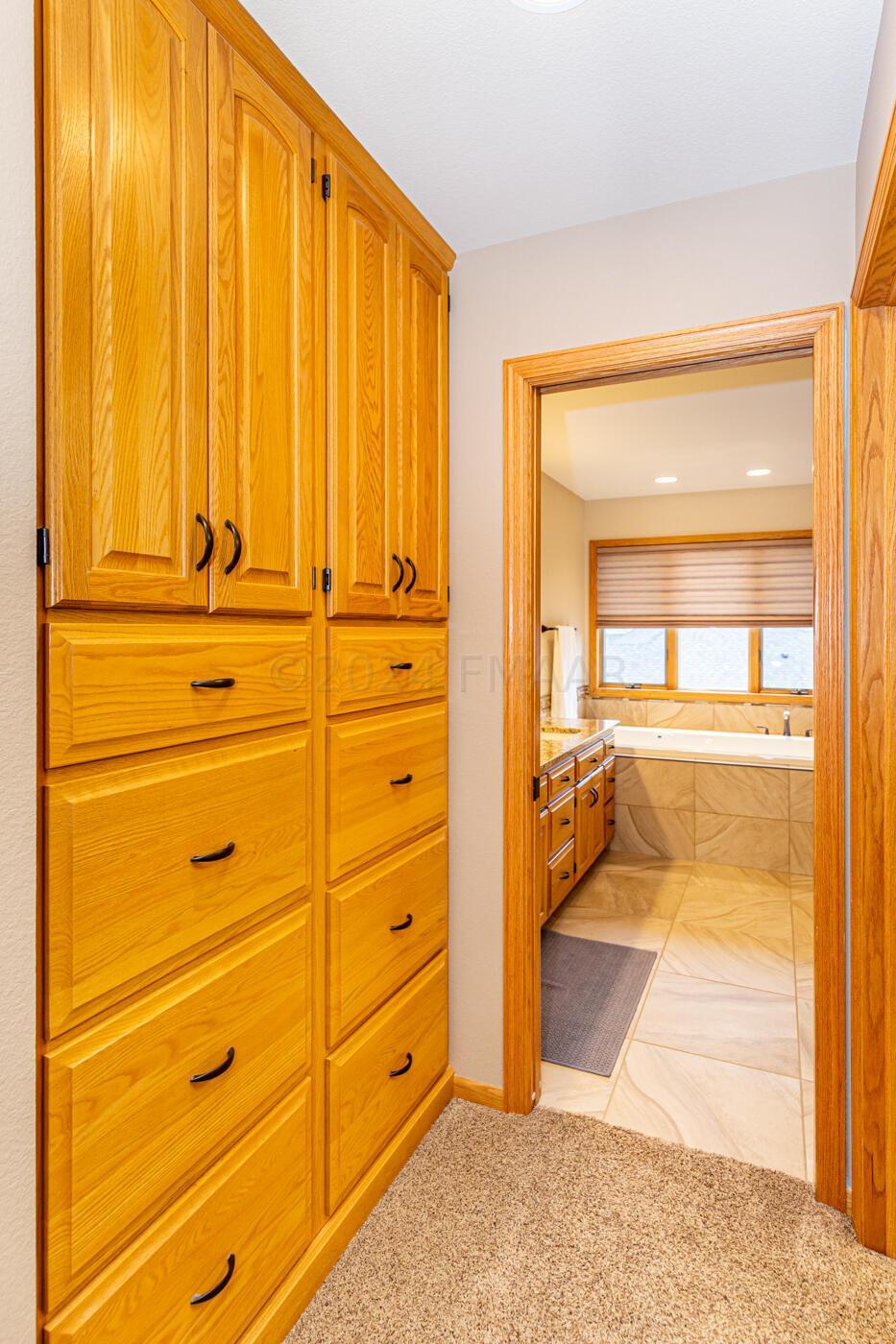 Walk-In-Closet