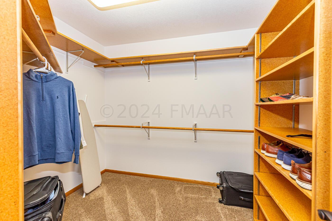 Walk-In-Closet