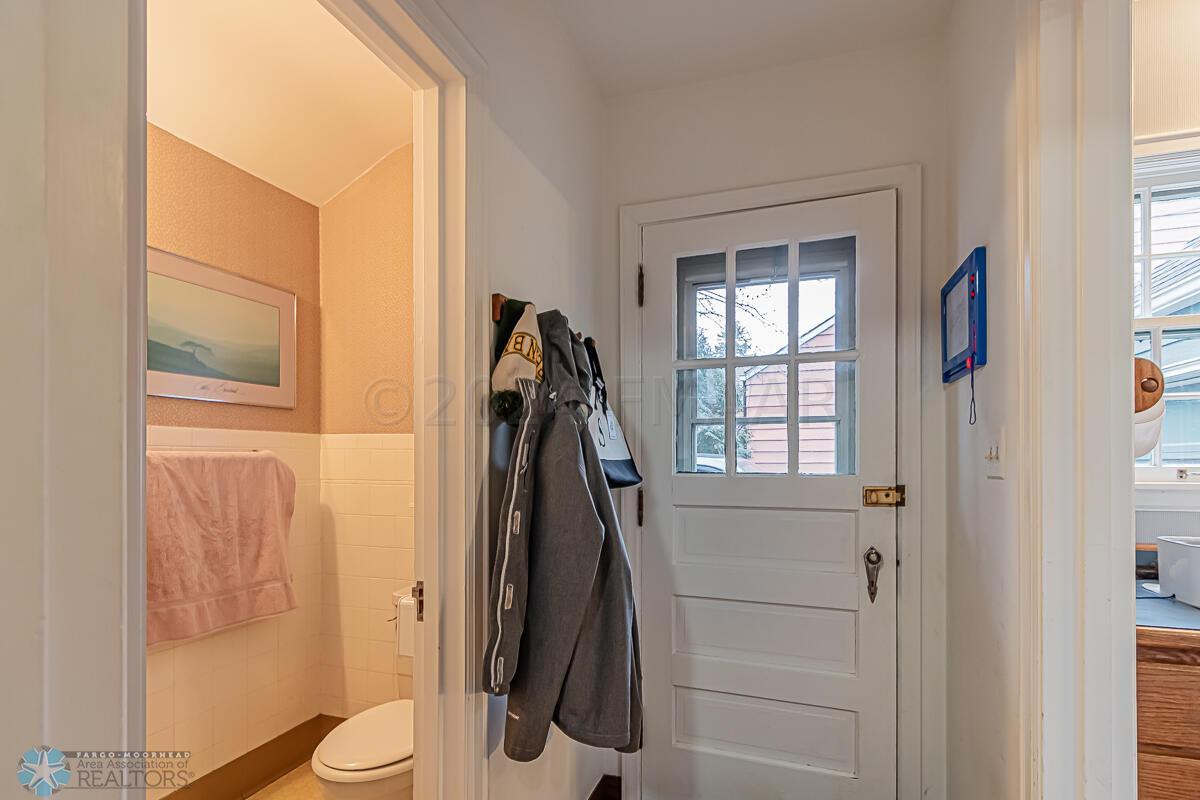 Side entryway