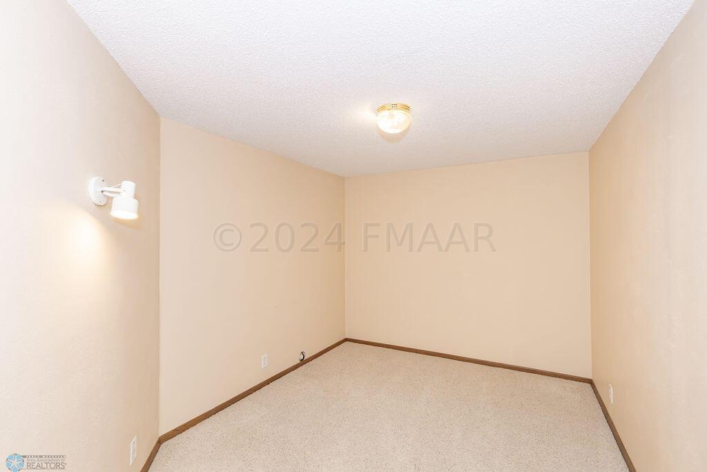 Den/Hobby Room