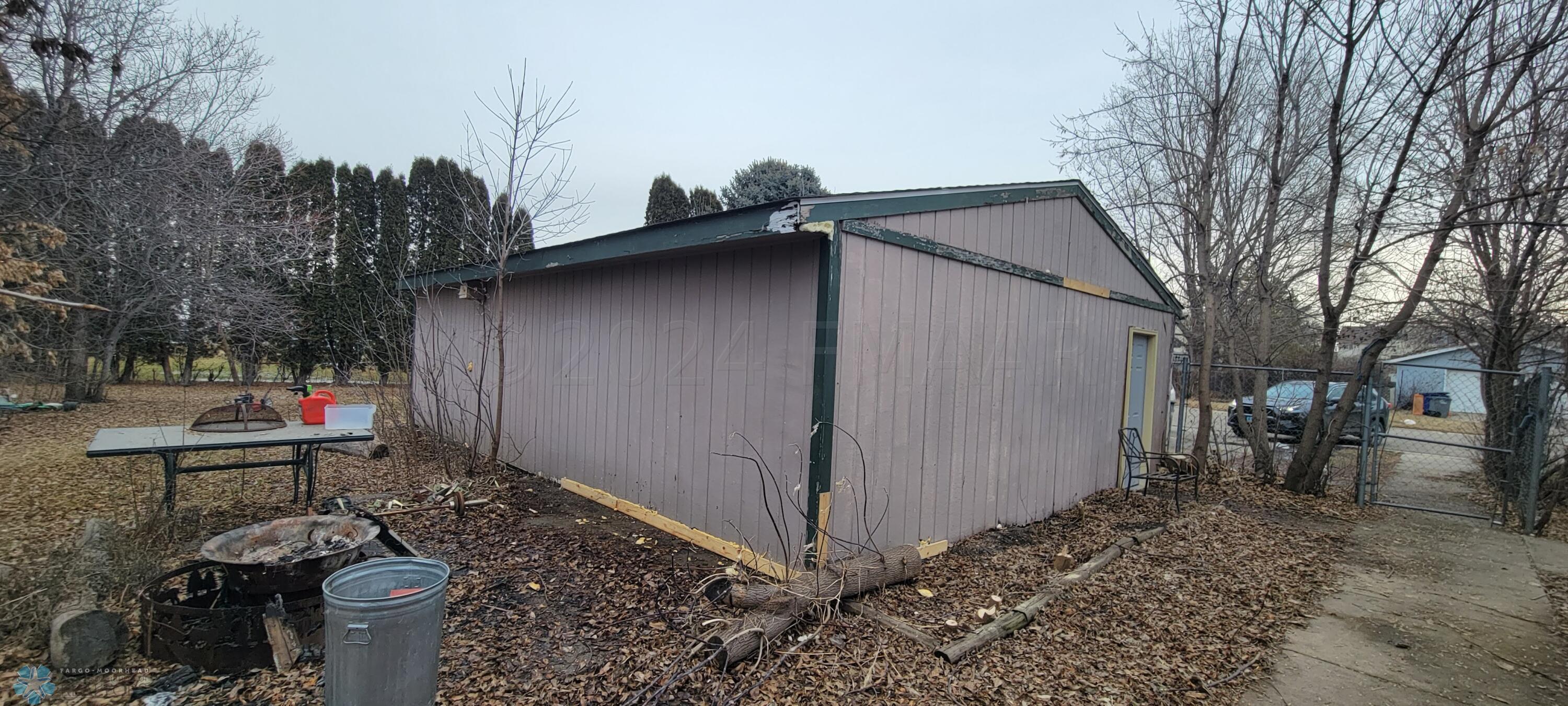 back.garage.b