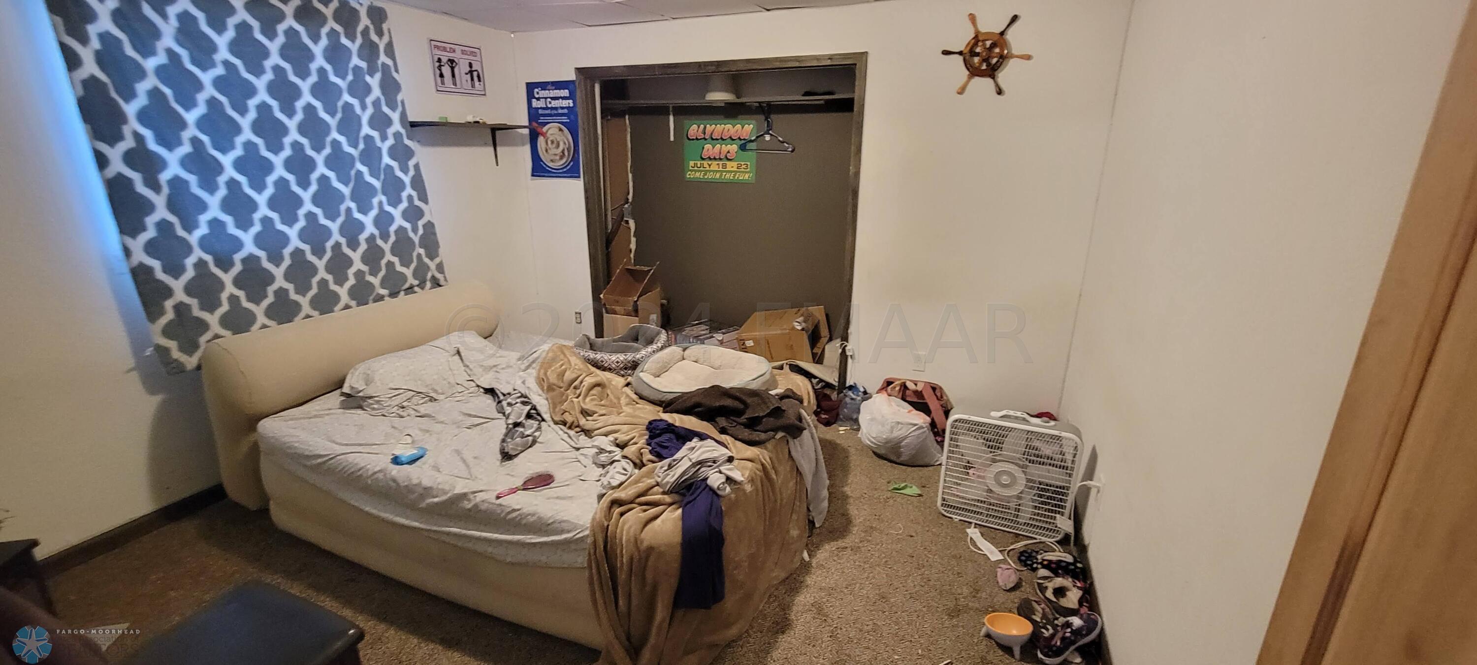 Lower bed.1
