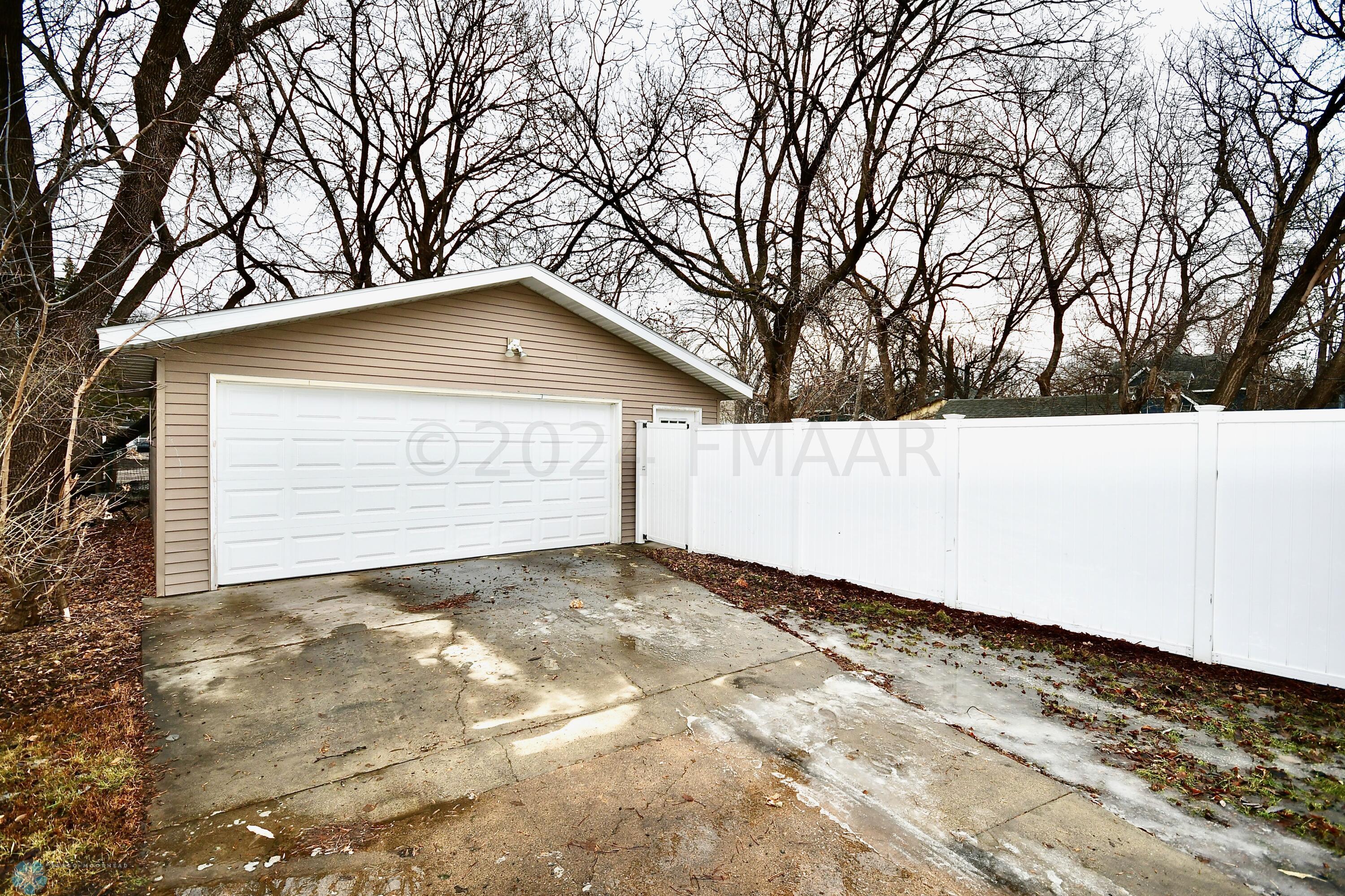 610 University Dr S