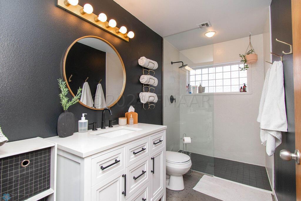 Main Floor 3/4 Bath