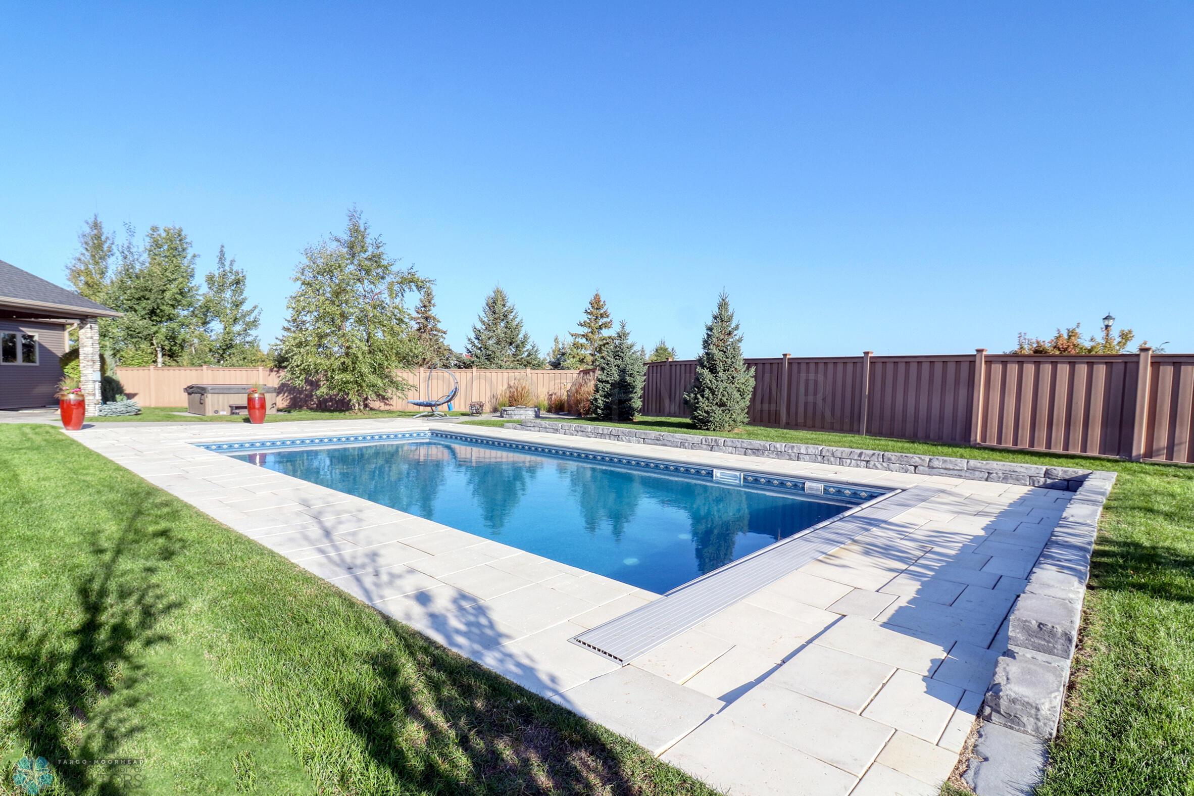Backyard Pool1_2