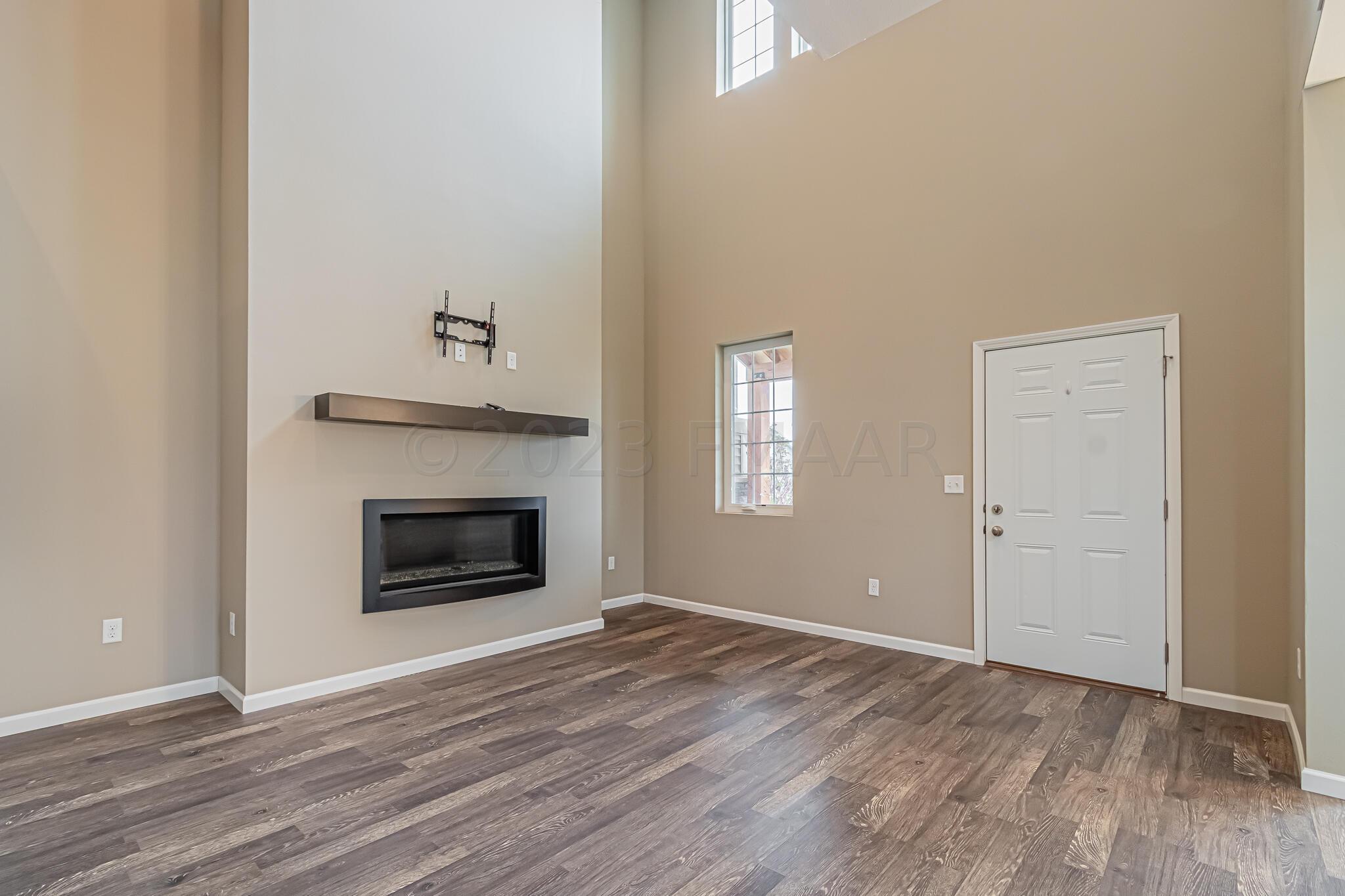 3313 A 5 Way E, West Fargo, ND 58078-09