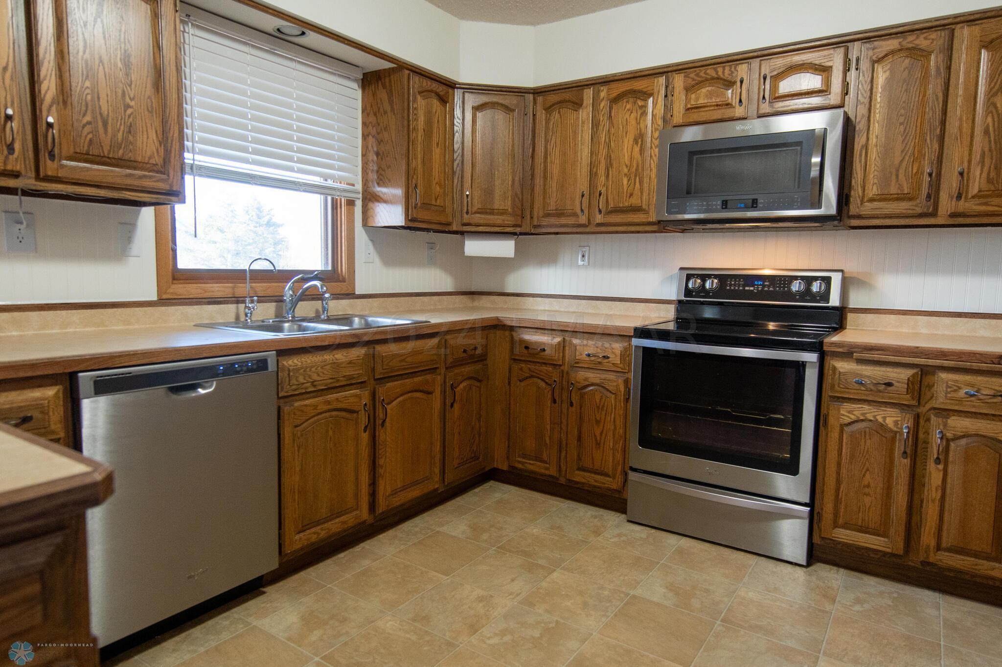 6205 Oakport St N Moorhead 16