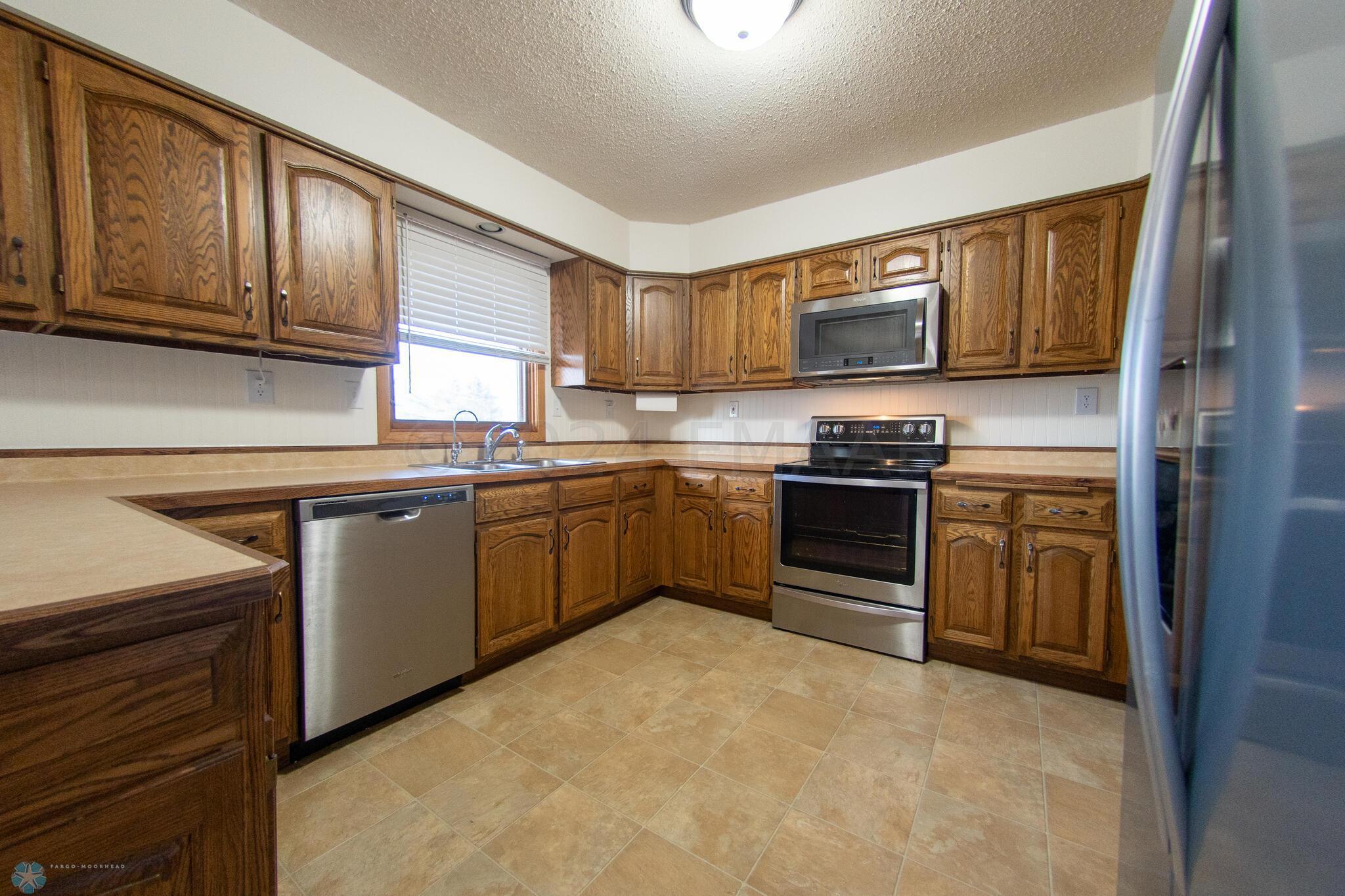 6205 Oakport St N Moorhead 17