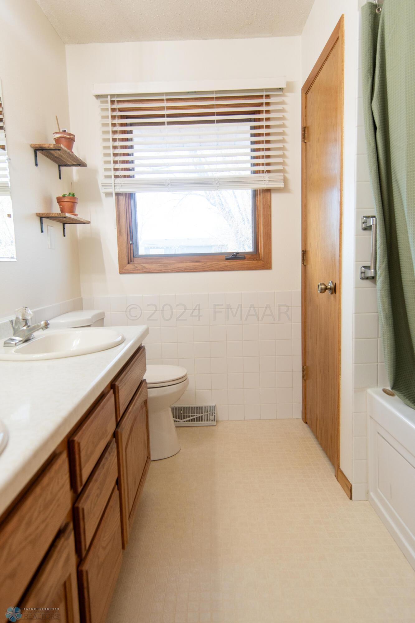 6205 Oakport St N Moorhead 20