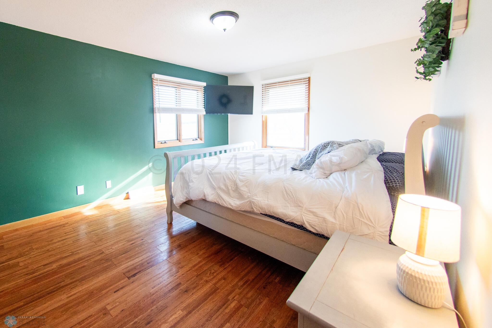 6205 Oakport St N Moorhead 33