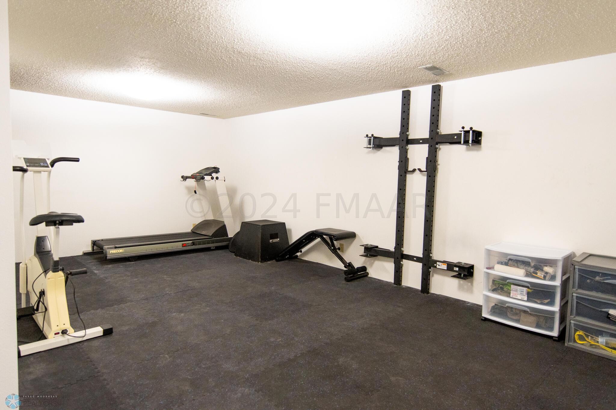 6205 Oakport St N Moorhead 46
