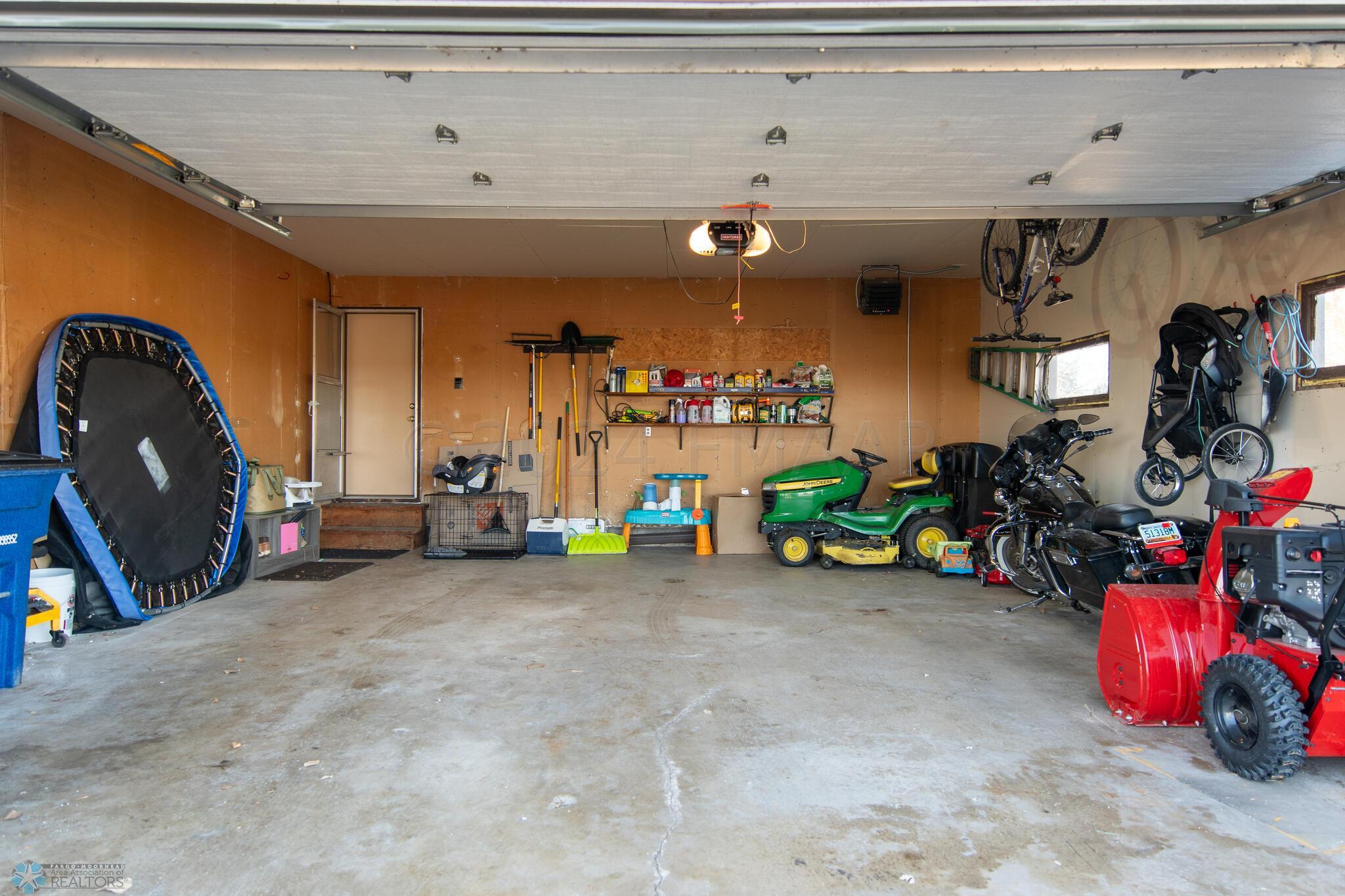 6205 Oakport St N Moorhead 64