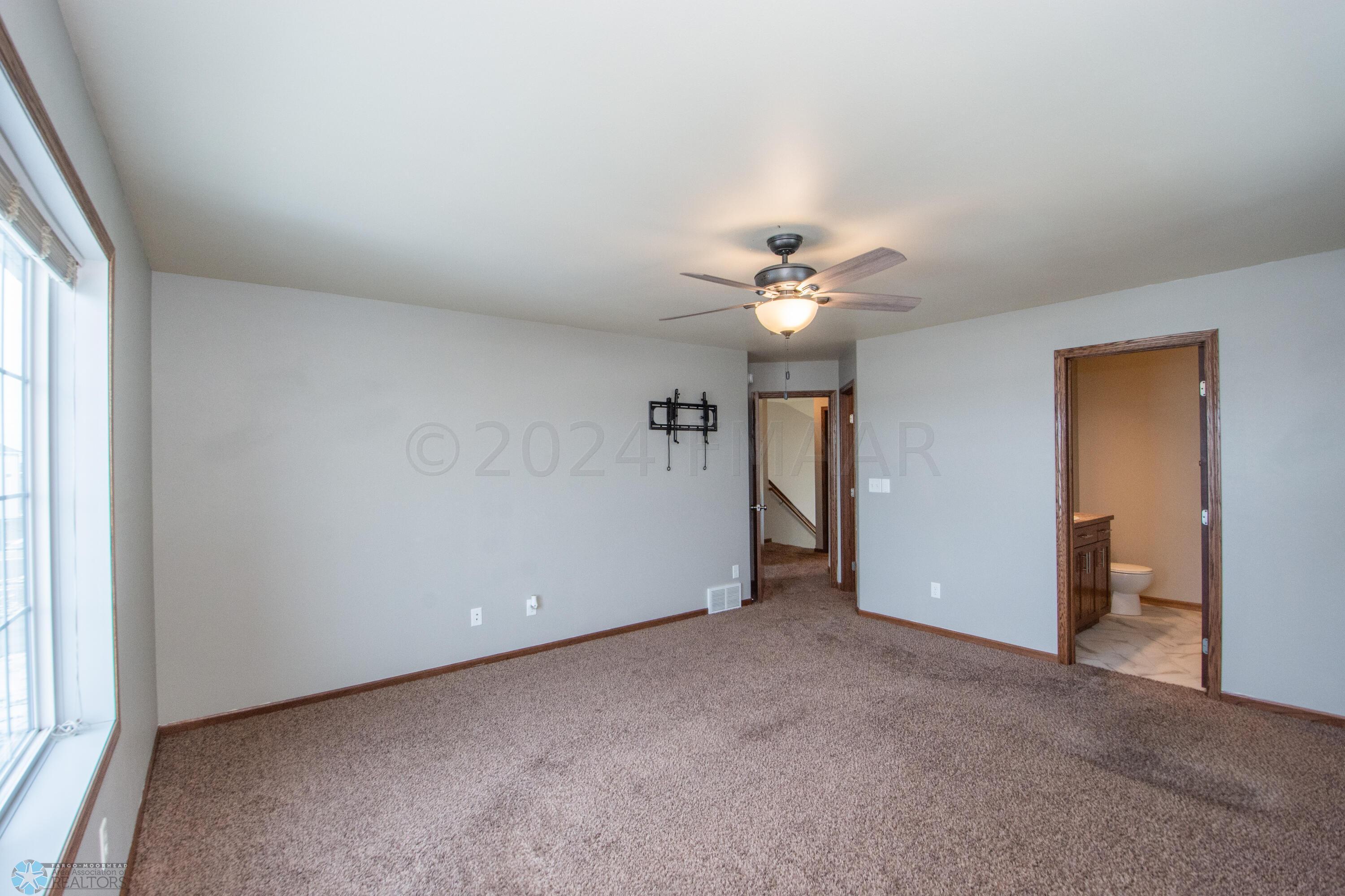 primary with walk in closet