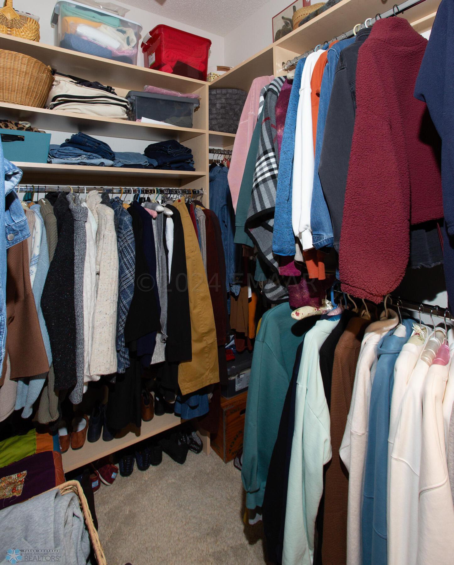 Walk-In-Closet