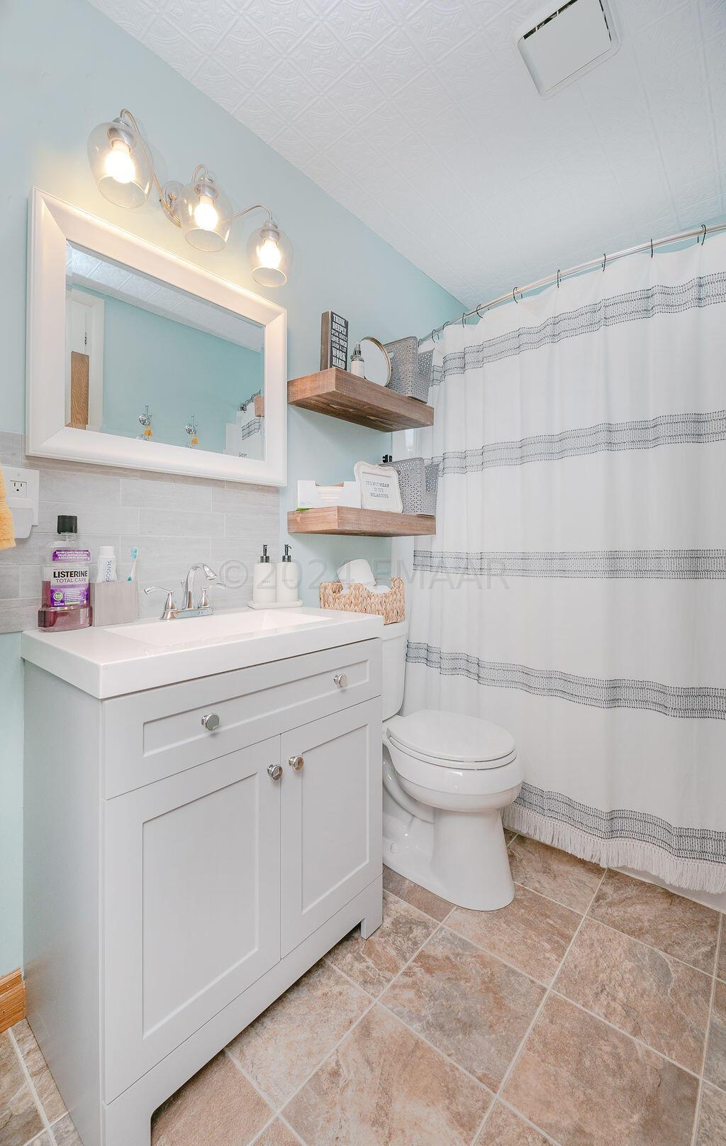 Main Floor Bathroom