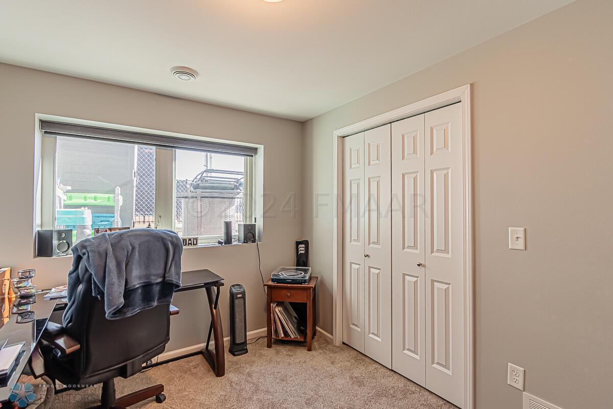 3rd bedroom photo 2