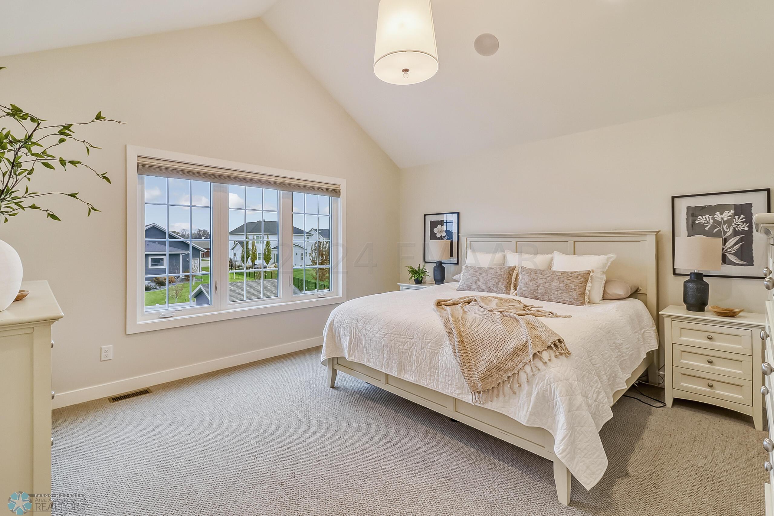 Primary Bedroom1_0