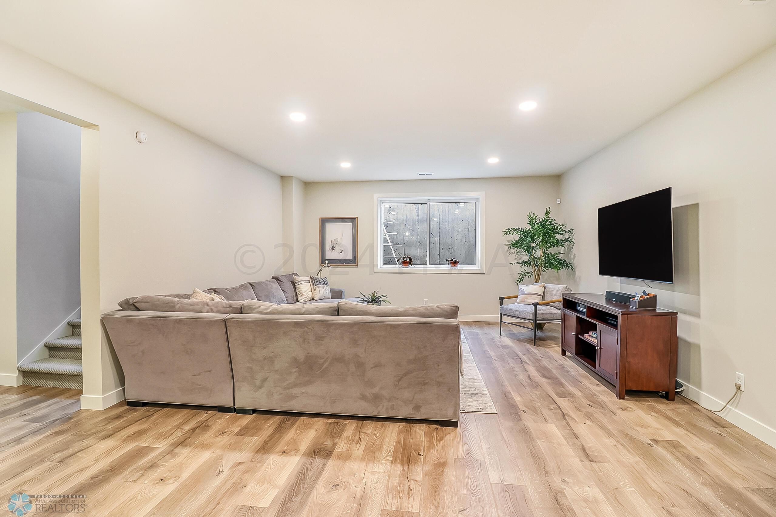 Basement Familyroom1_2