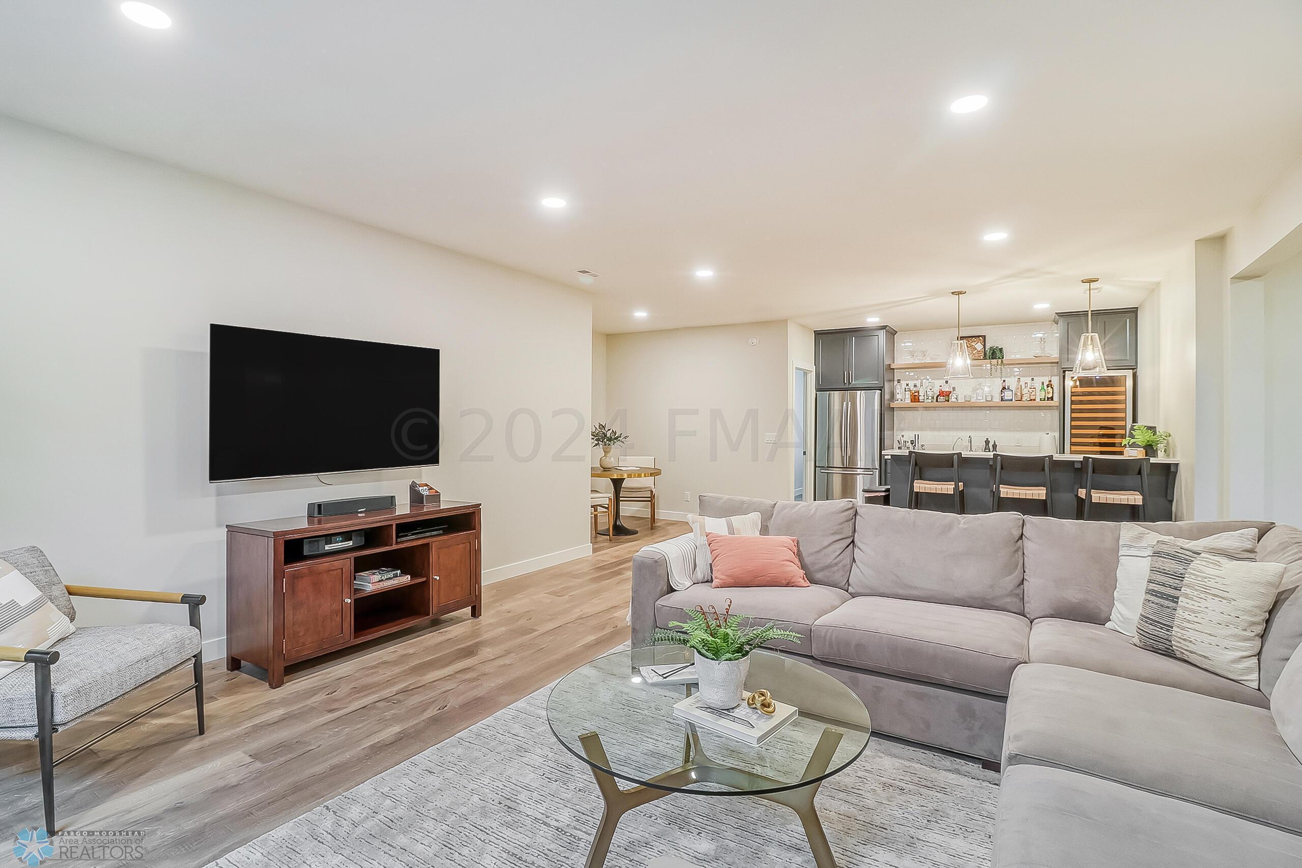 Basement Familyroom1_3