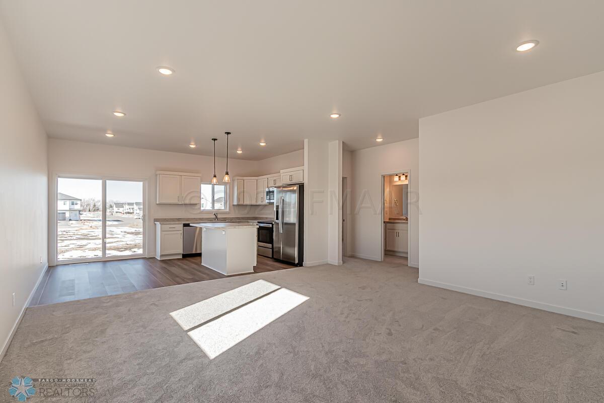 3805 33rd St S, Moorhead, MN 56560-71