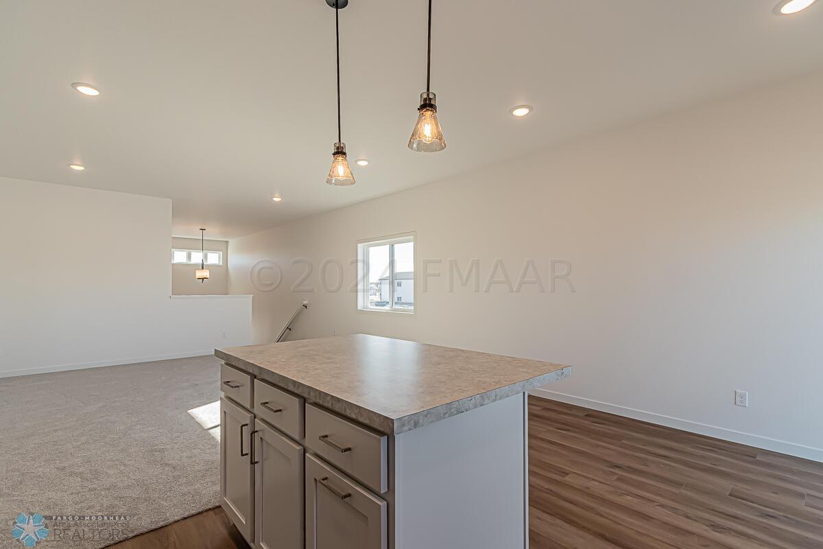 3805 33rd St S, Moorhead, MN 56560-79