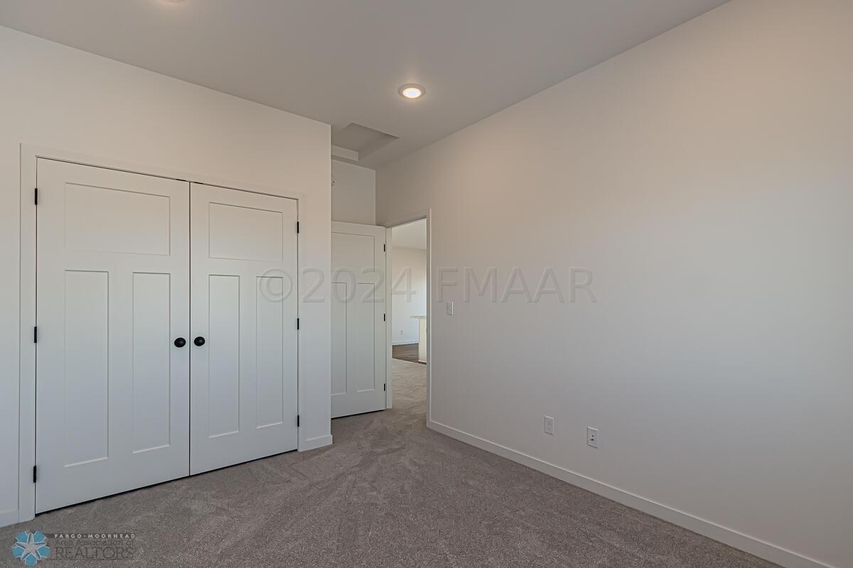 3805 33rd St S, Moorhead, MN 56560-82