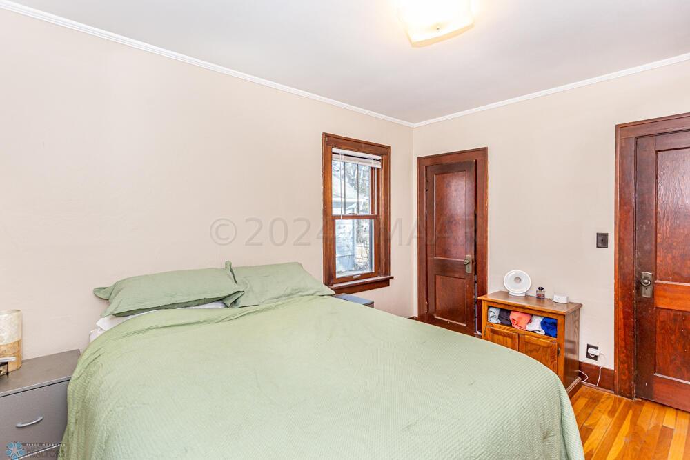 Home-4
