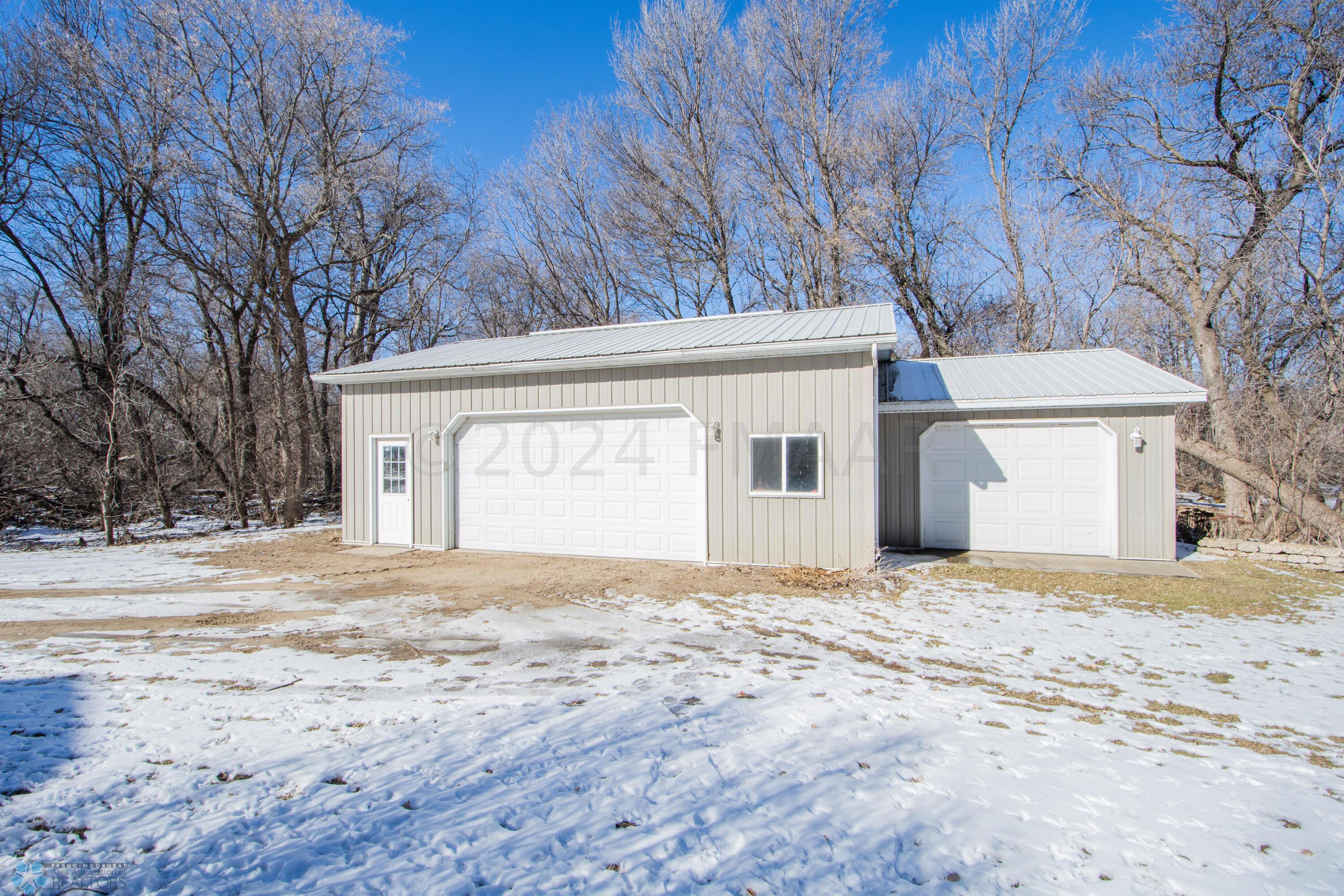 Detached Garage