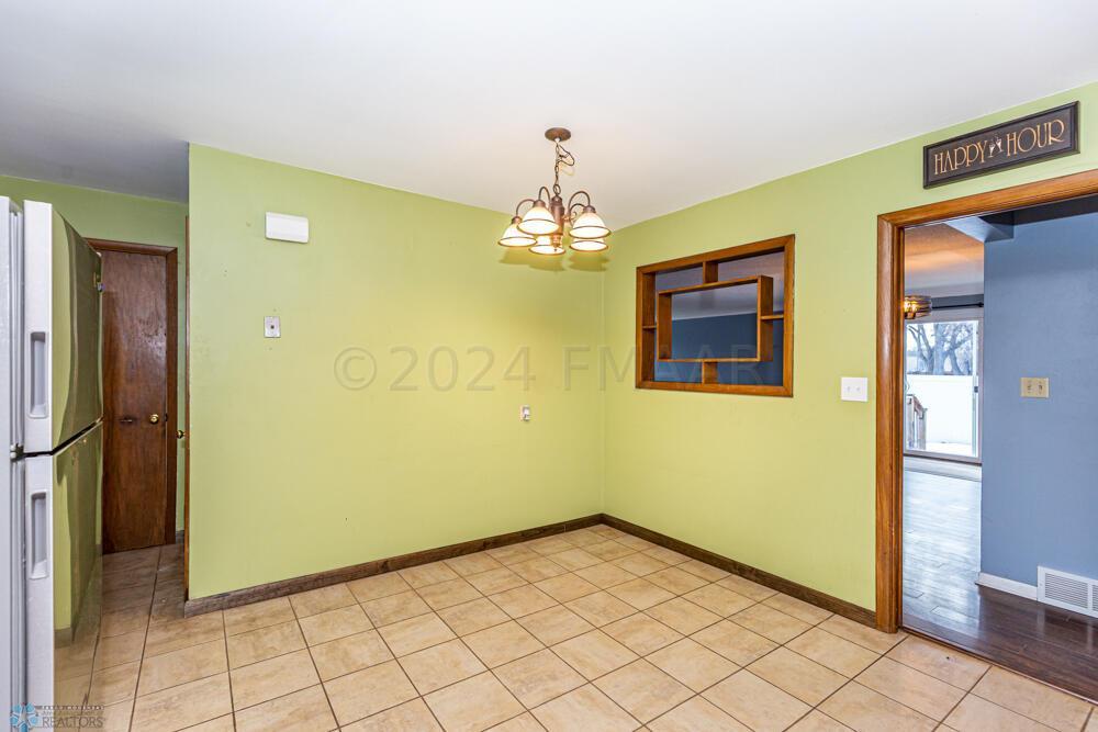 Kitchen Dining Area