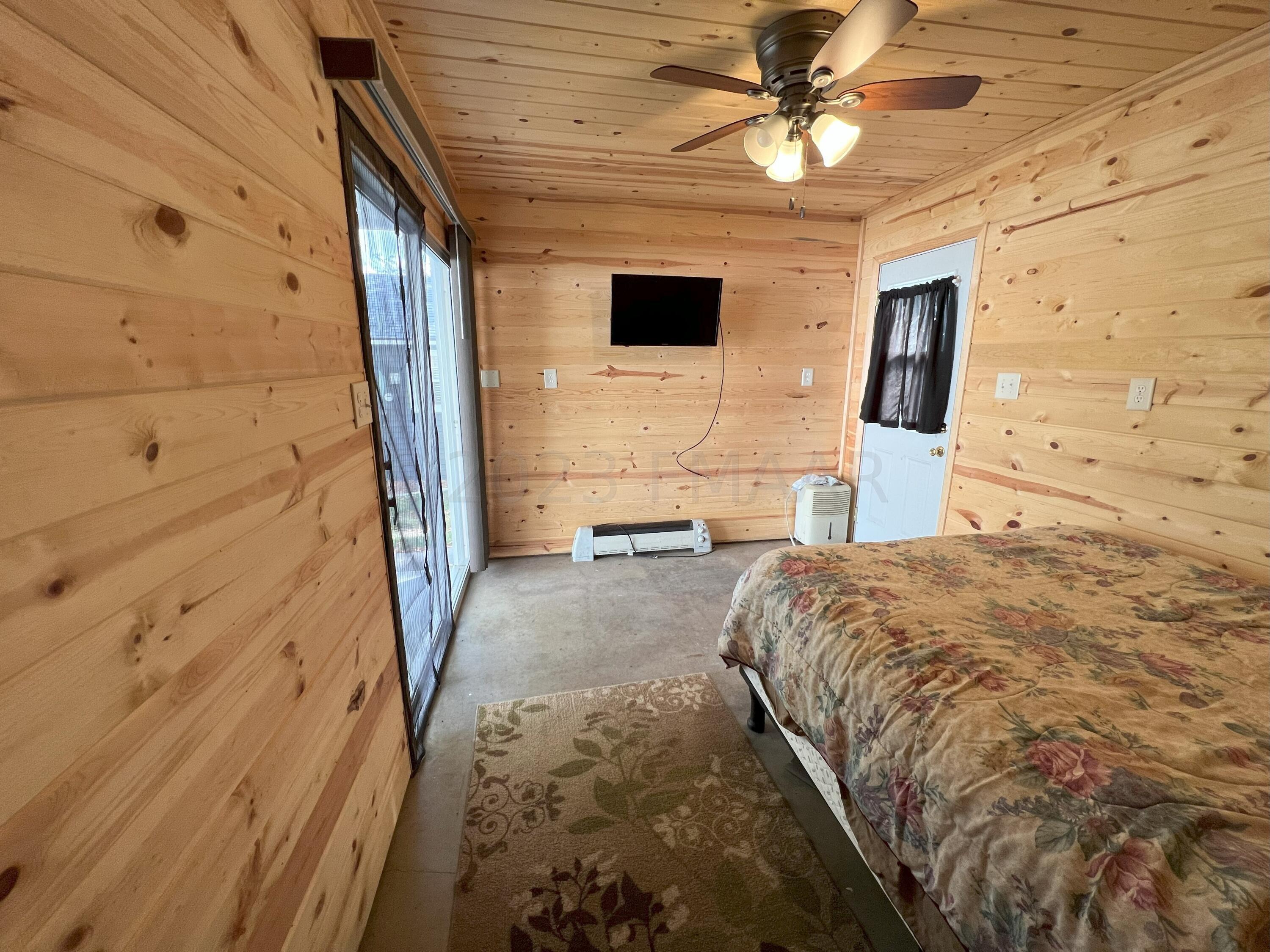 44 Bunkhouse-bedroom