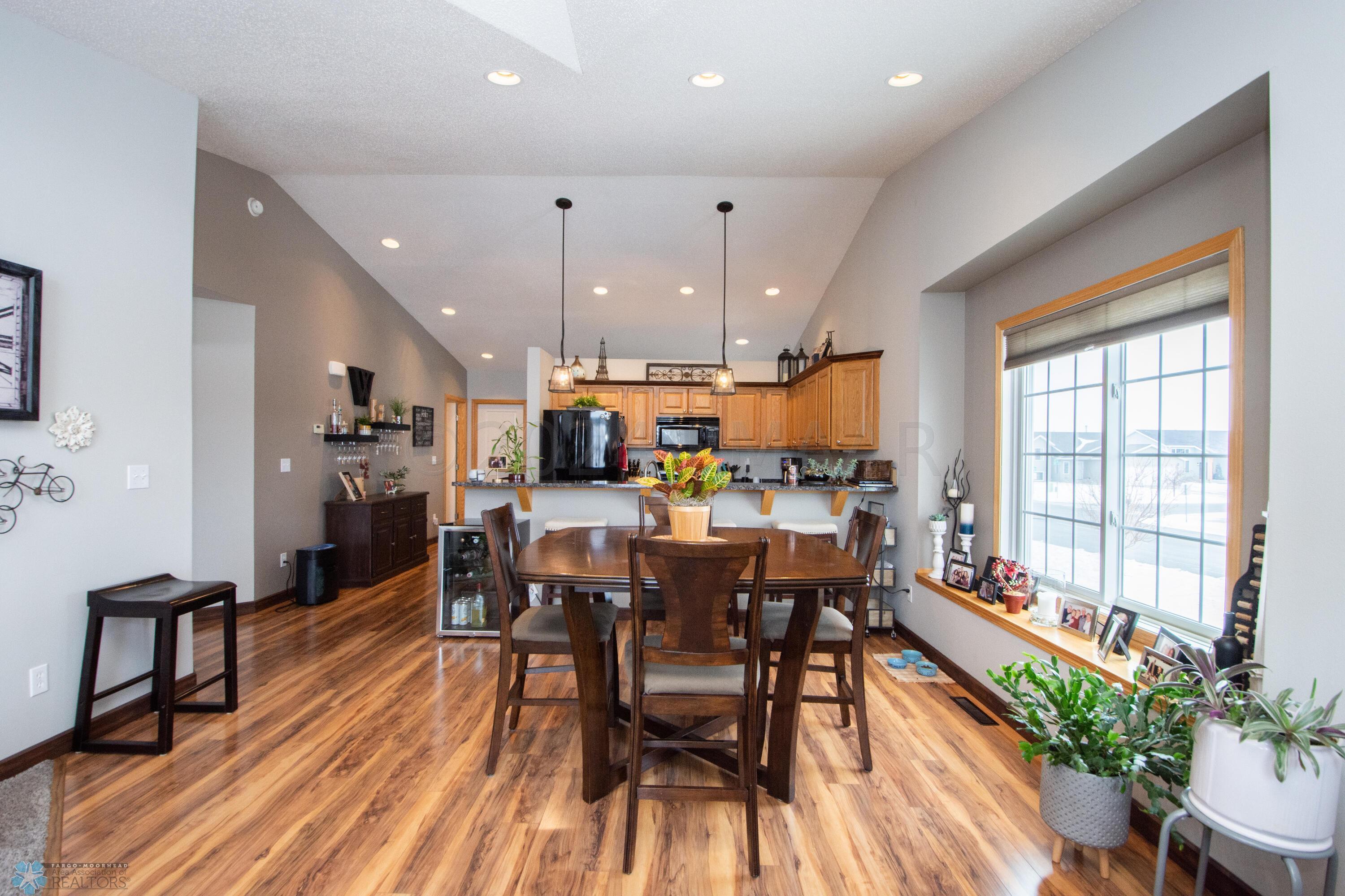 Dining/Kitchen