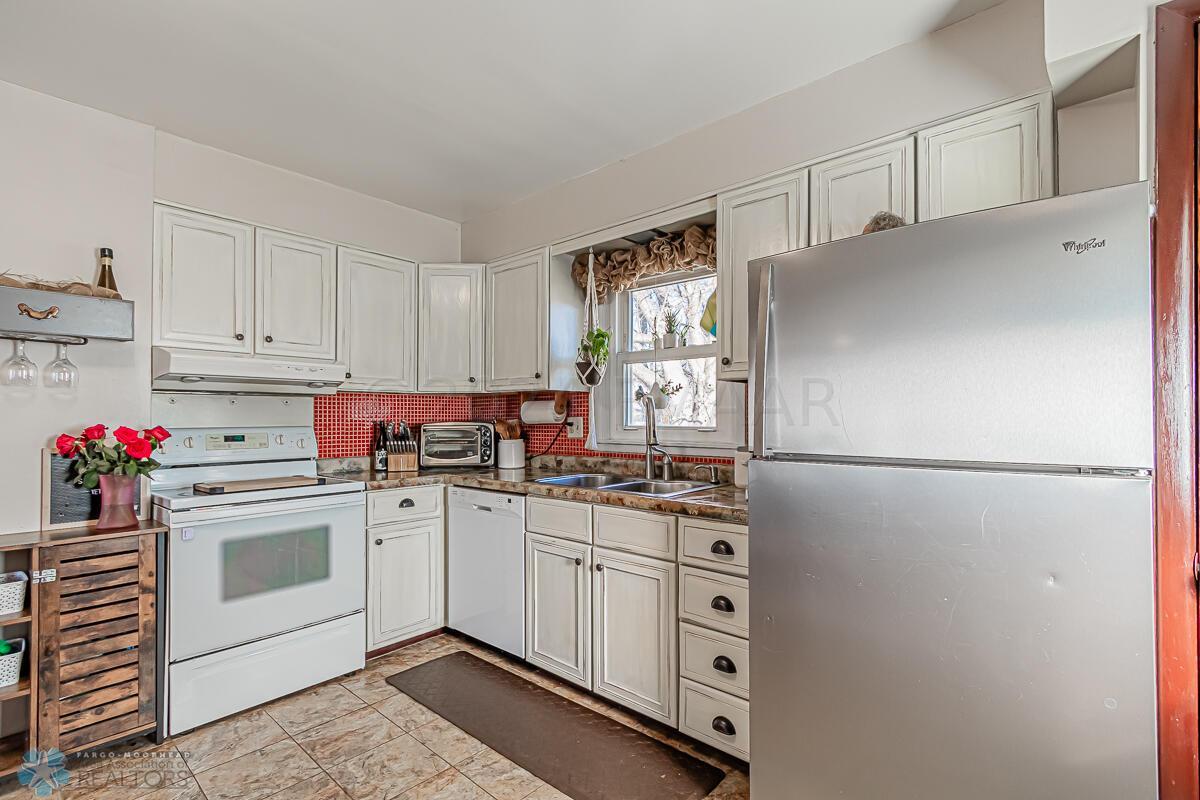 301 2nd St NE, Dilworth, MN-14