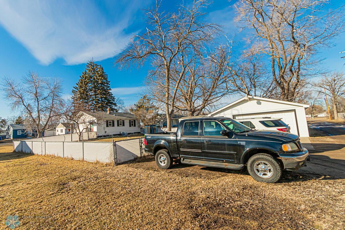 301 2nd St NE, Dilworth, MN-31